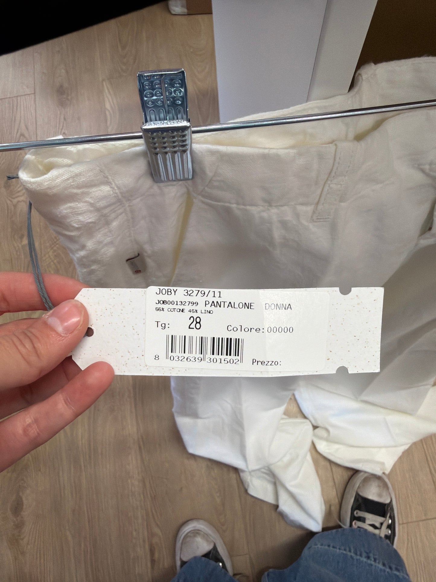 152 white linen trousers