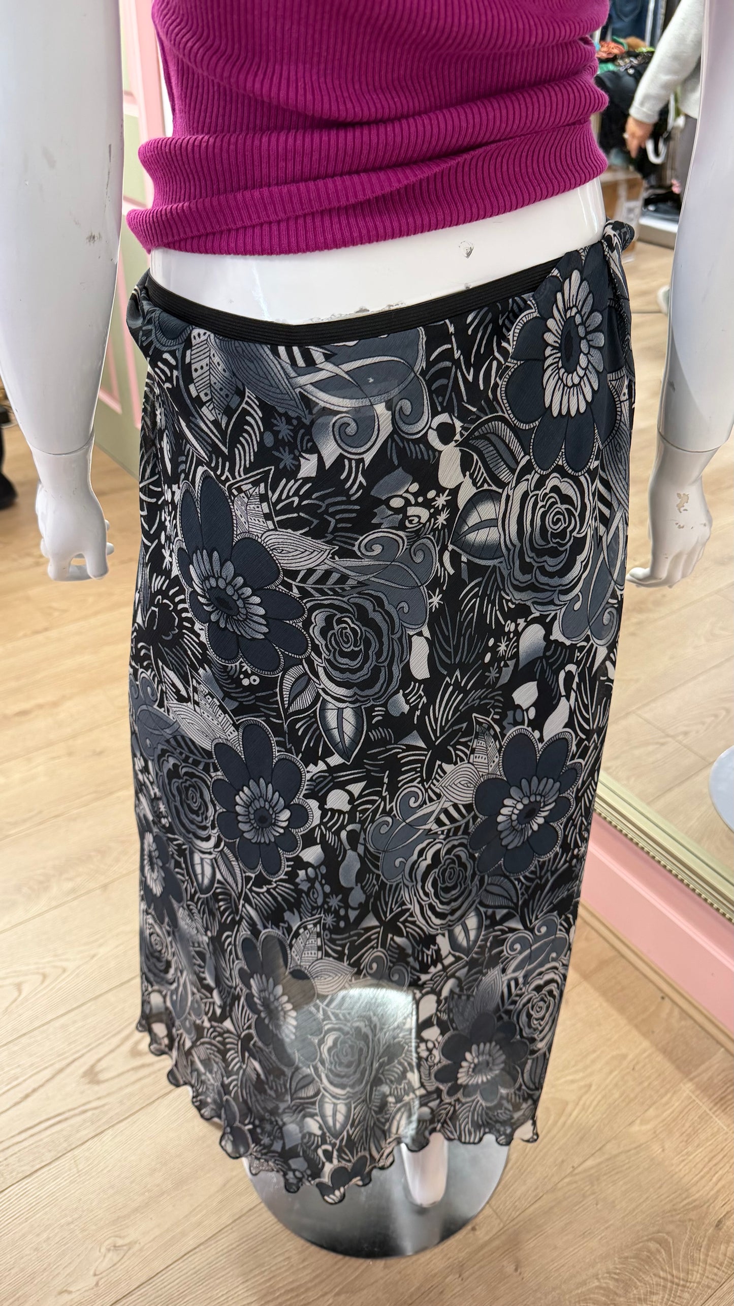 179 patterned skirt