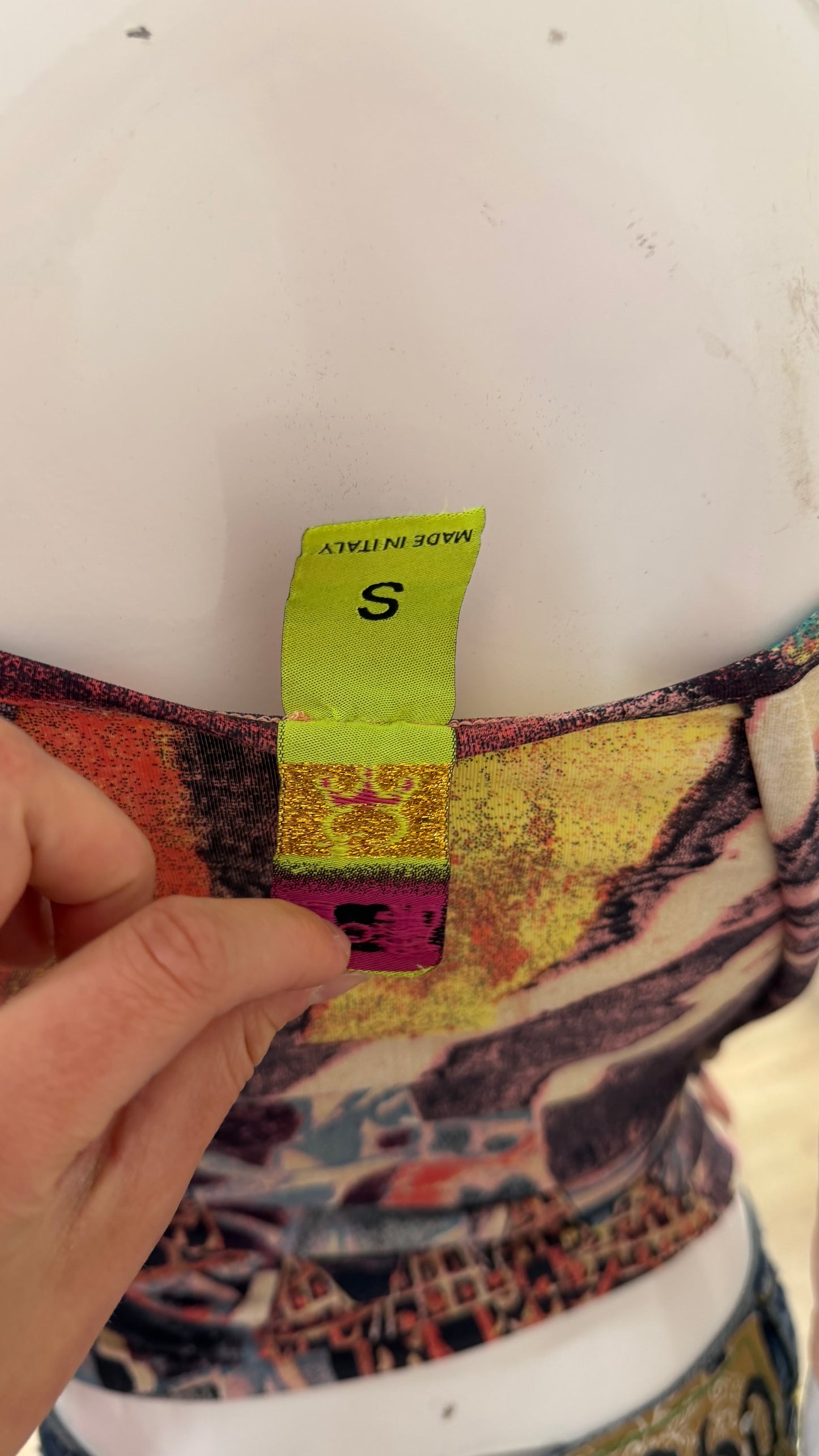 141 Save the Queen top