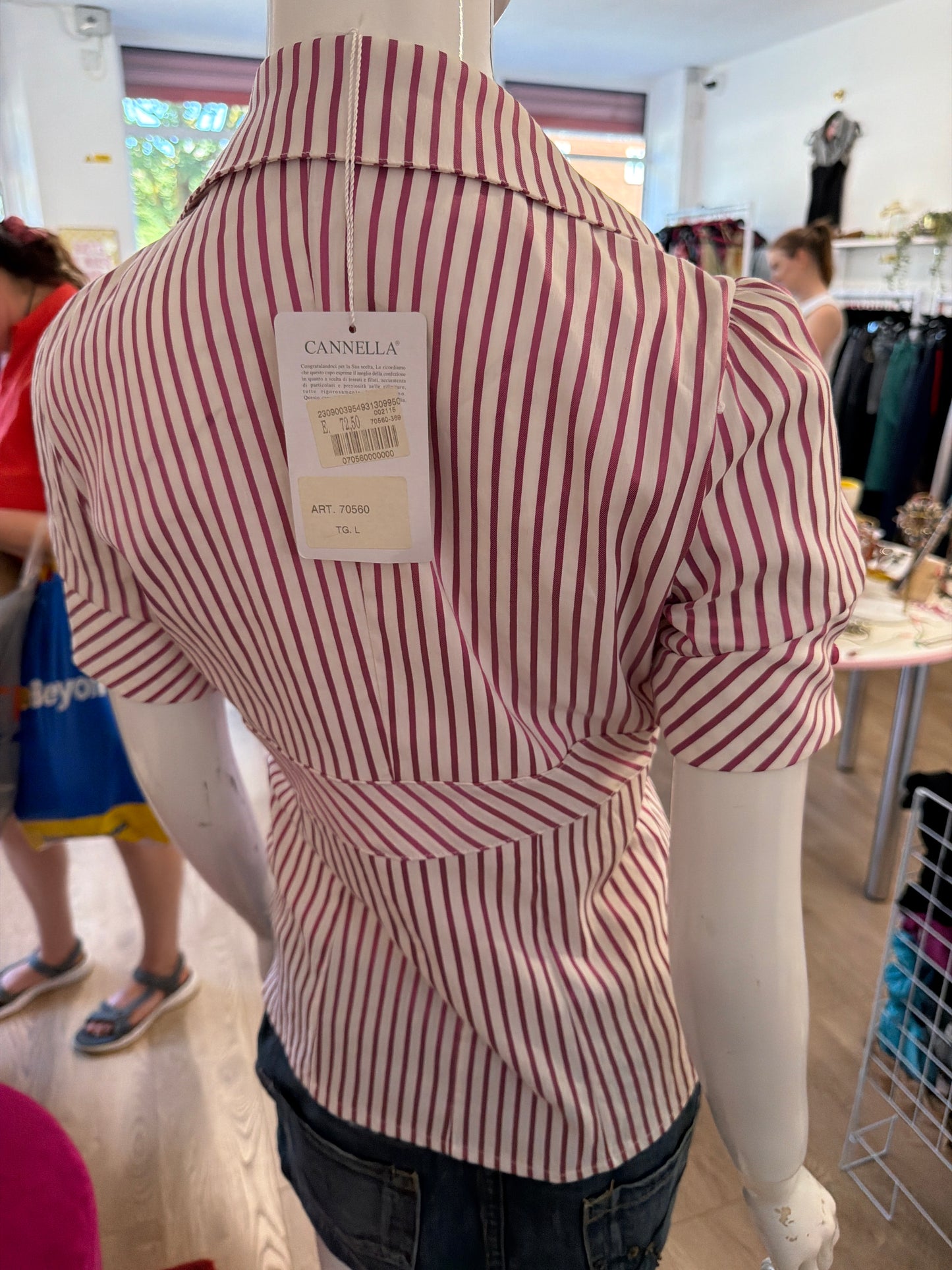 567 White & pink striped shirt