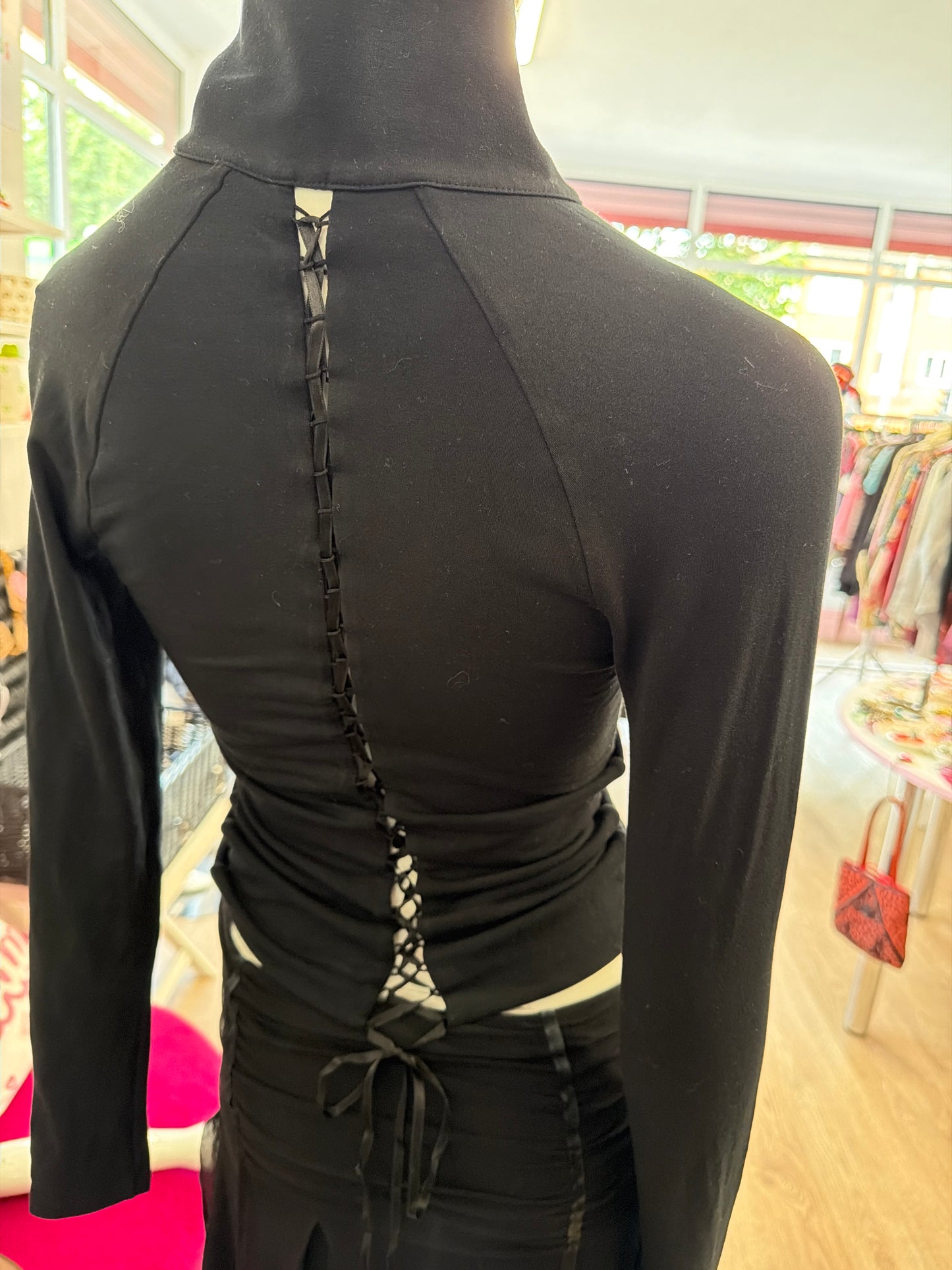 406 black long sleeve top