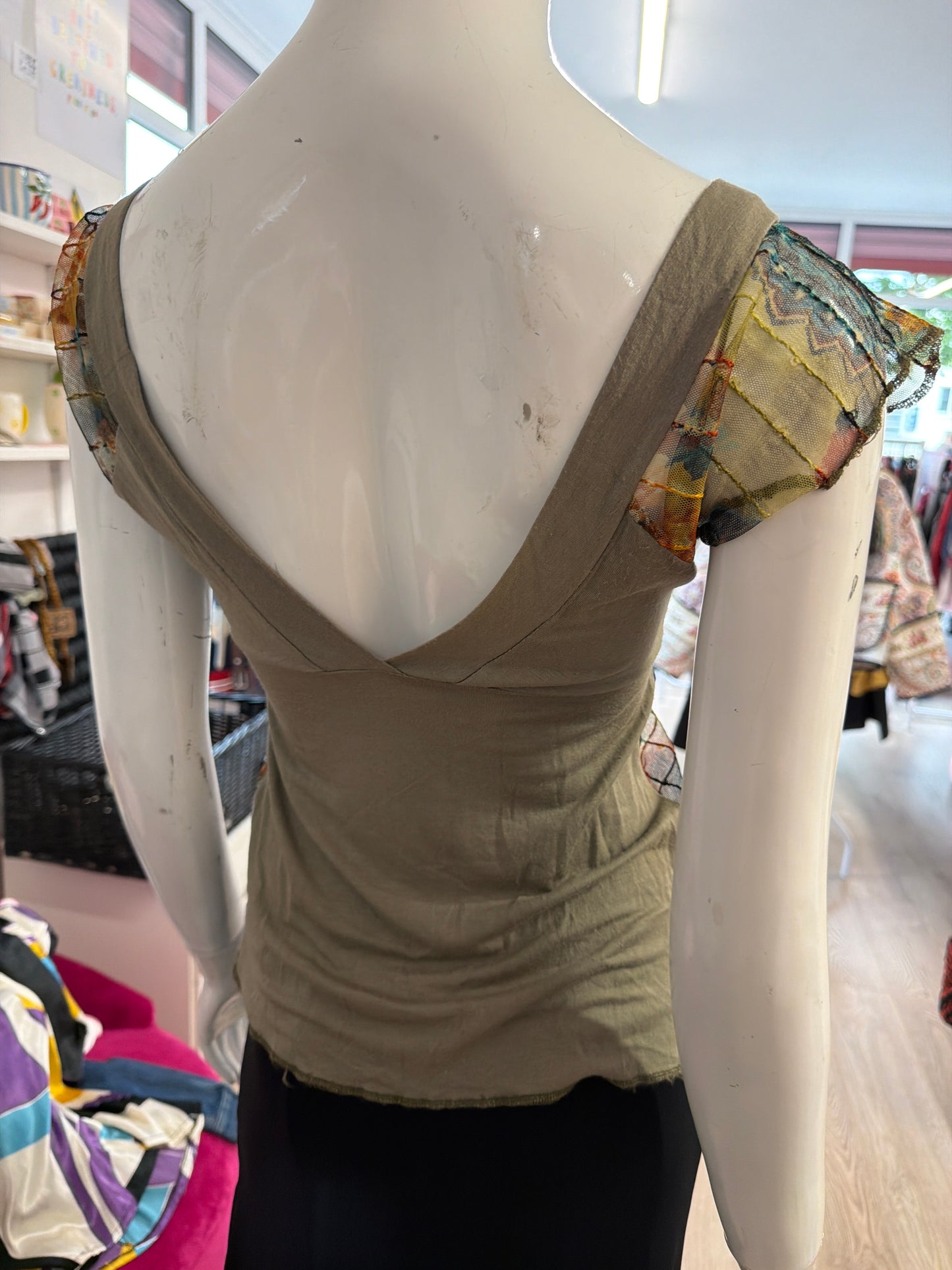 472 mesh top