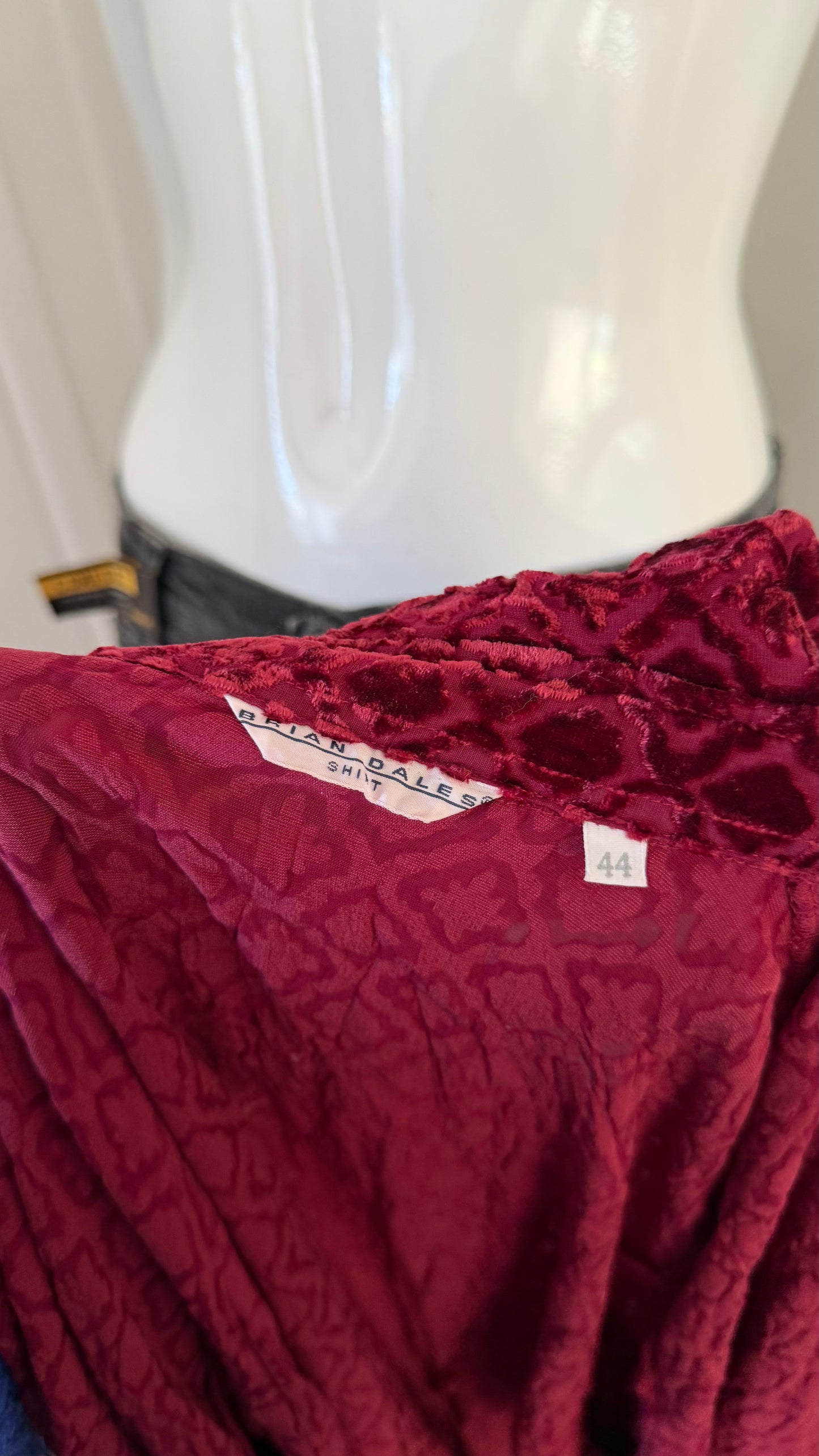 34 Red velvet shirt