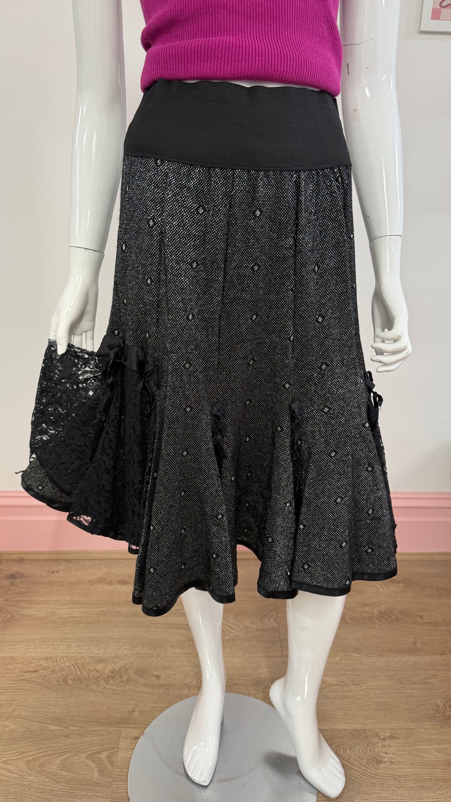 195 Black lace skirt