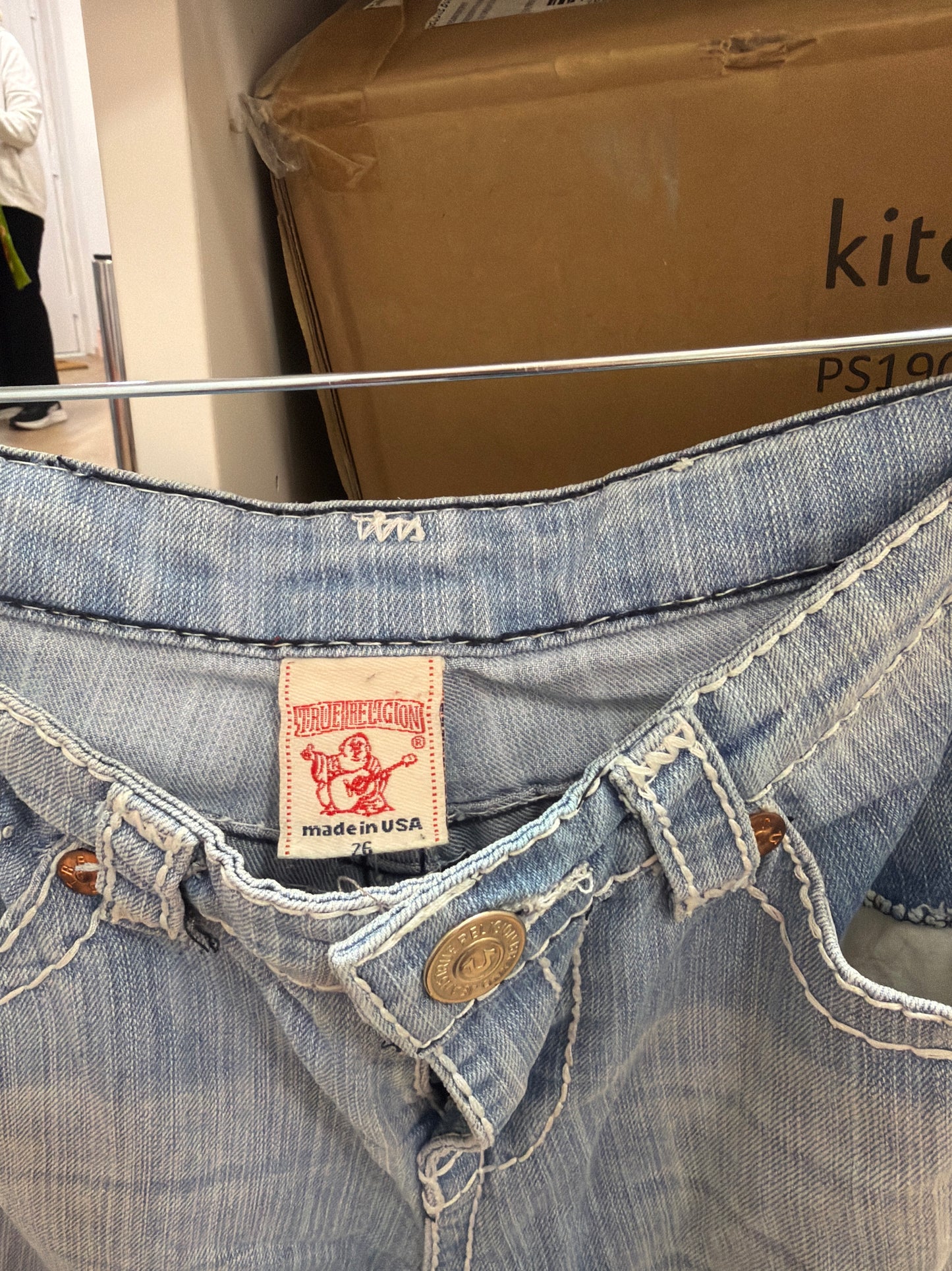 184 True Religion 3/4 trousers