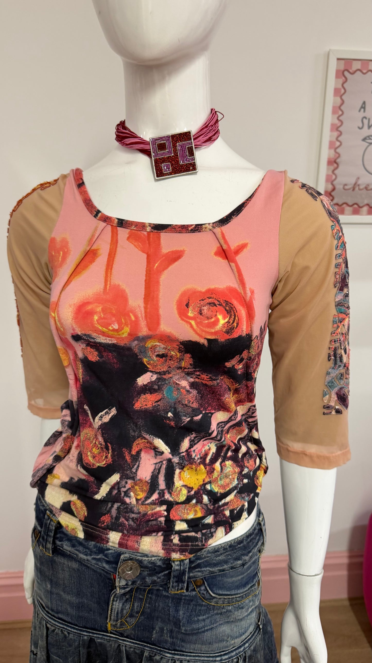 141 Save the Queen top