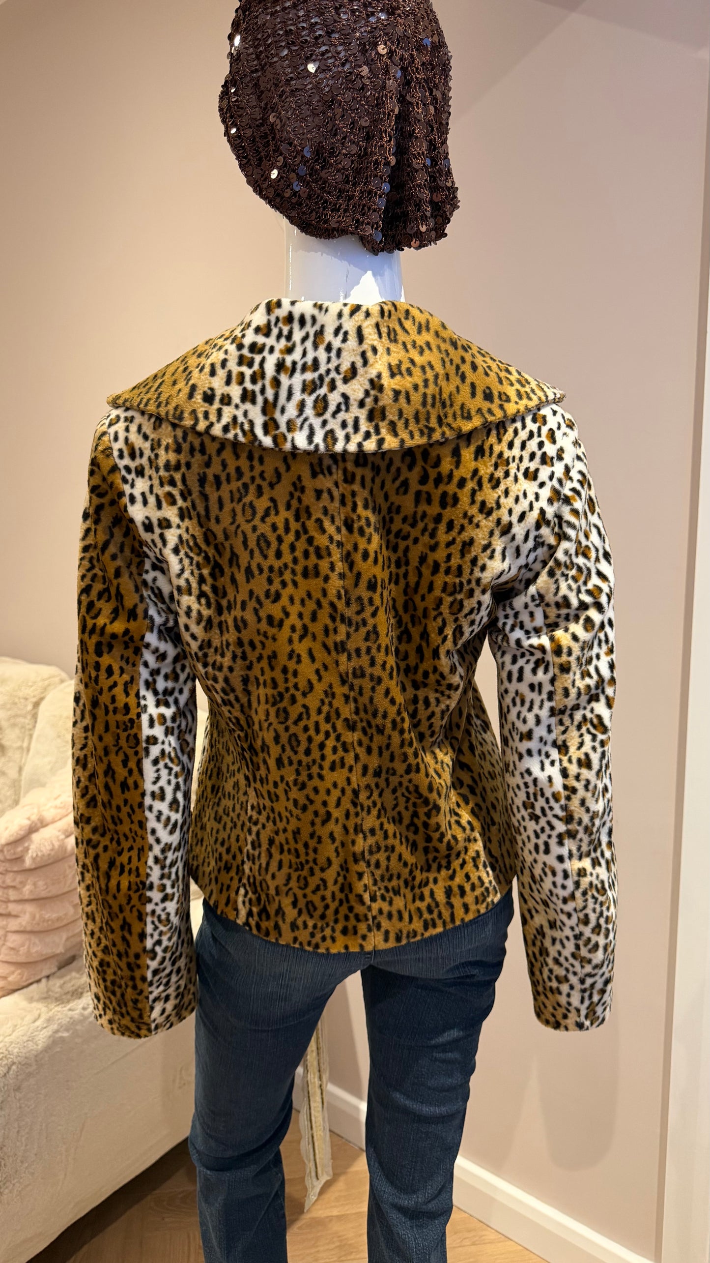 23 Leopard fur coat