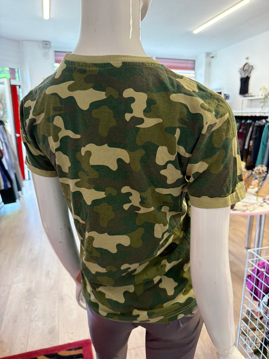 609 Camo Lonsdale top