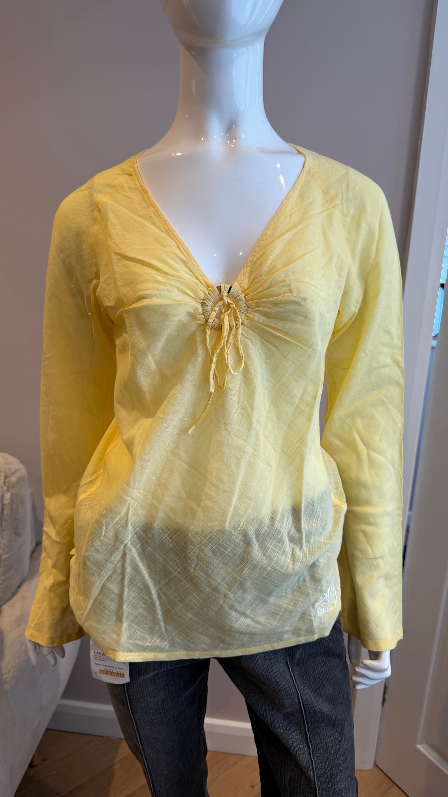 18 Roxy yellow top