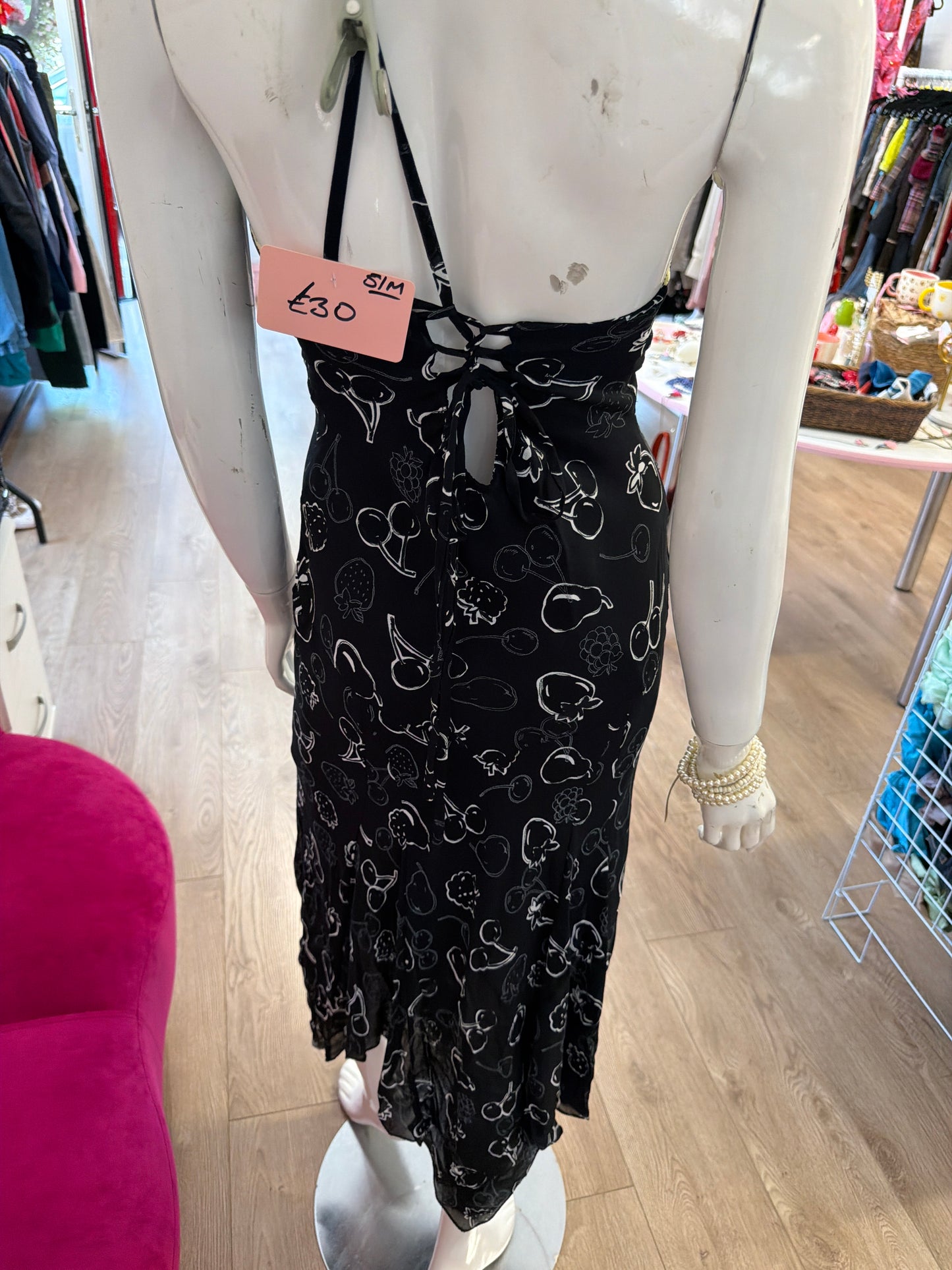 535 Black fruit dress