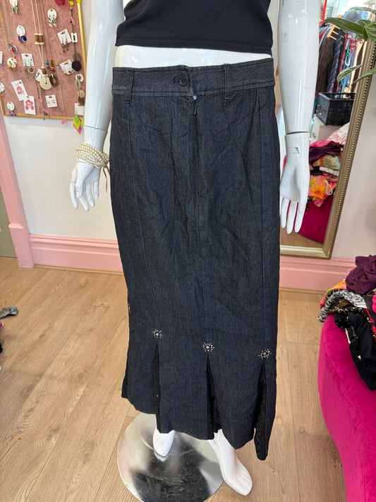 526 Black stretchy denim maxi skirt