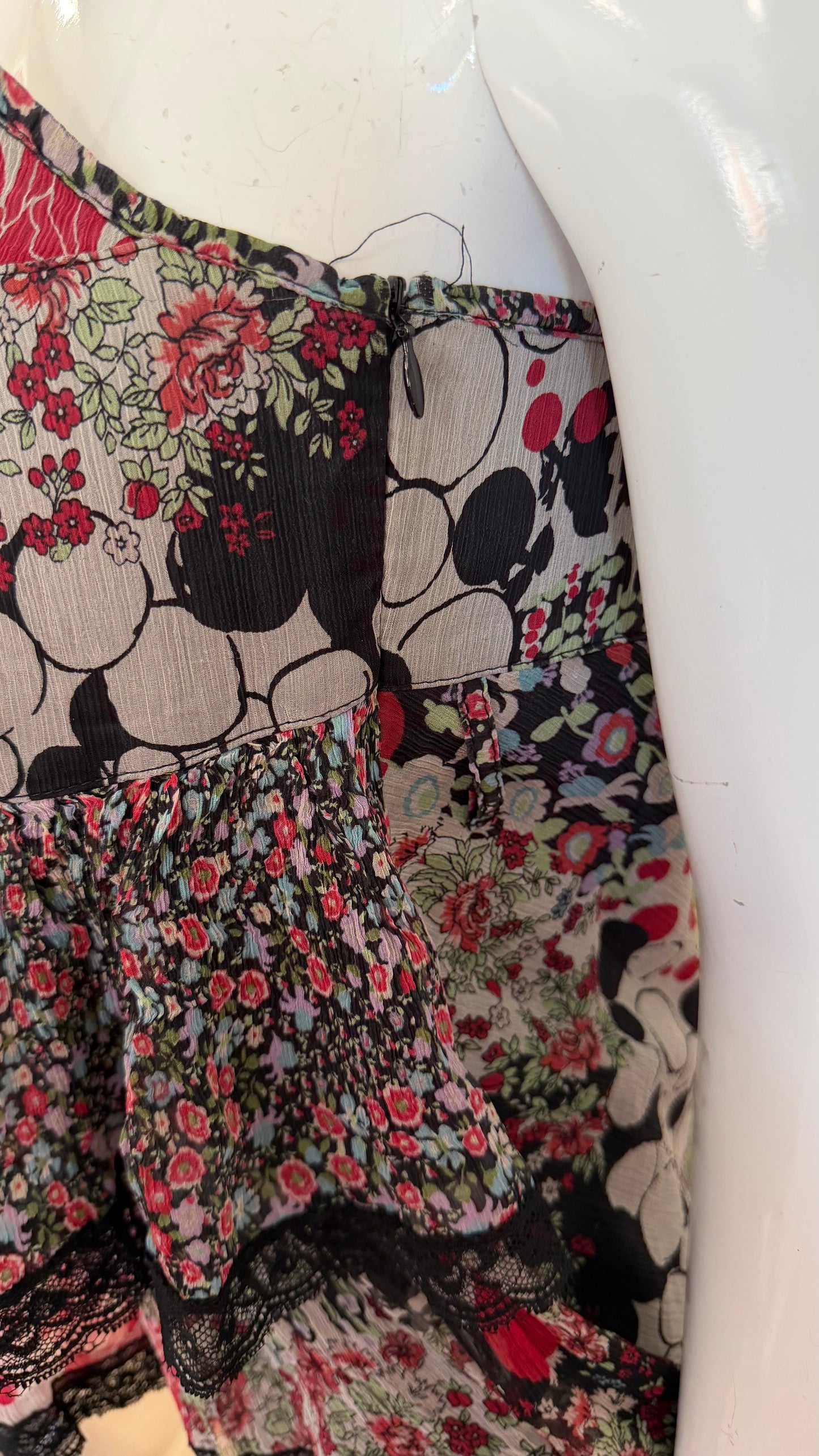375 Floral top with side zip