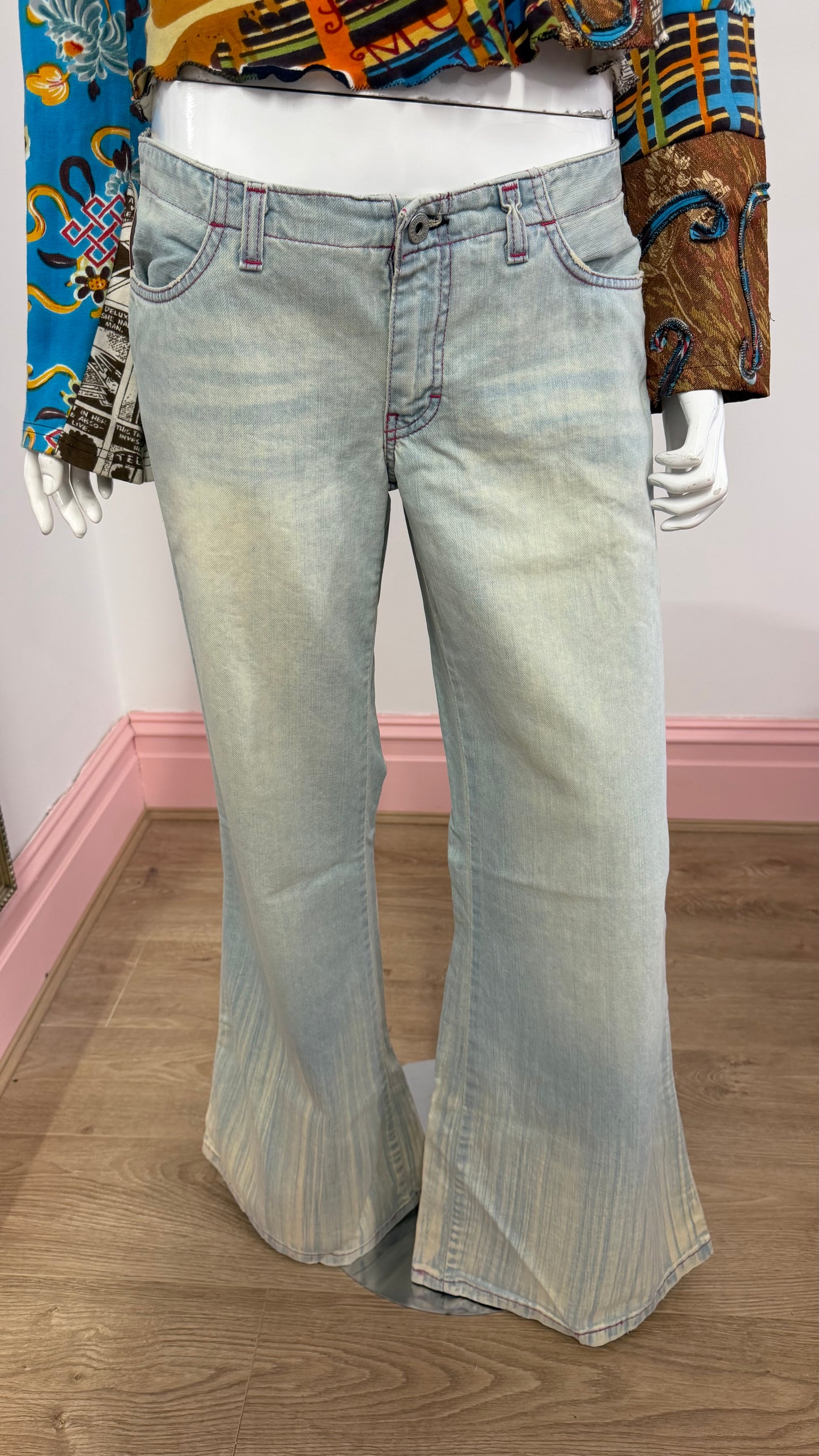 158 light wash flared jeans