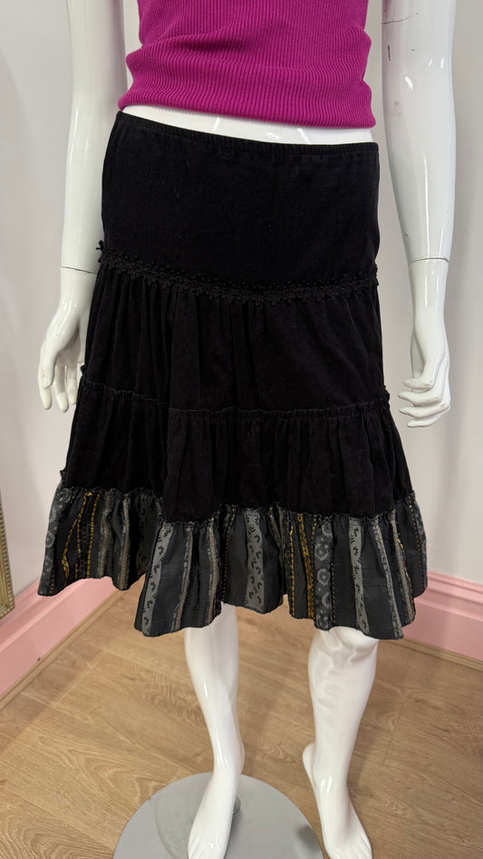 198 Black midi skirt