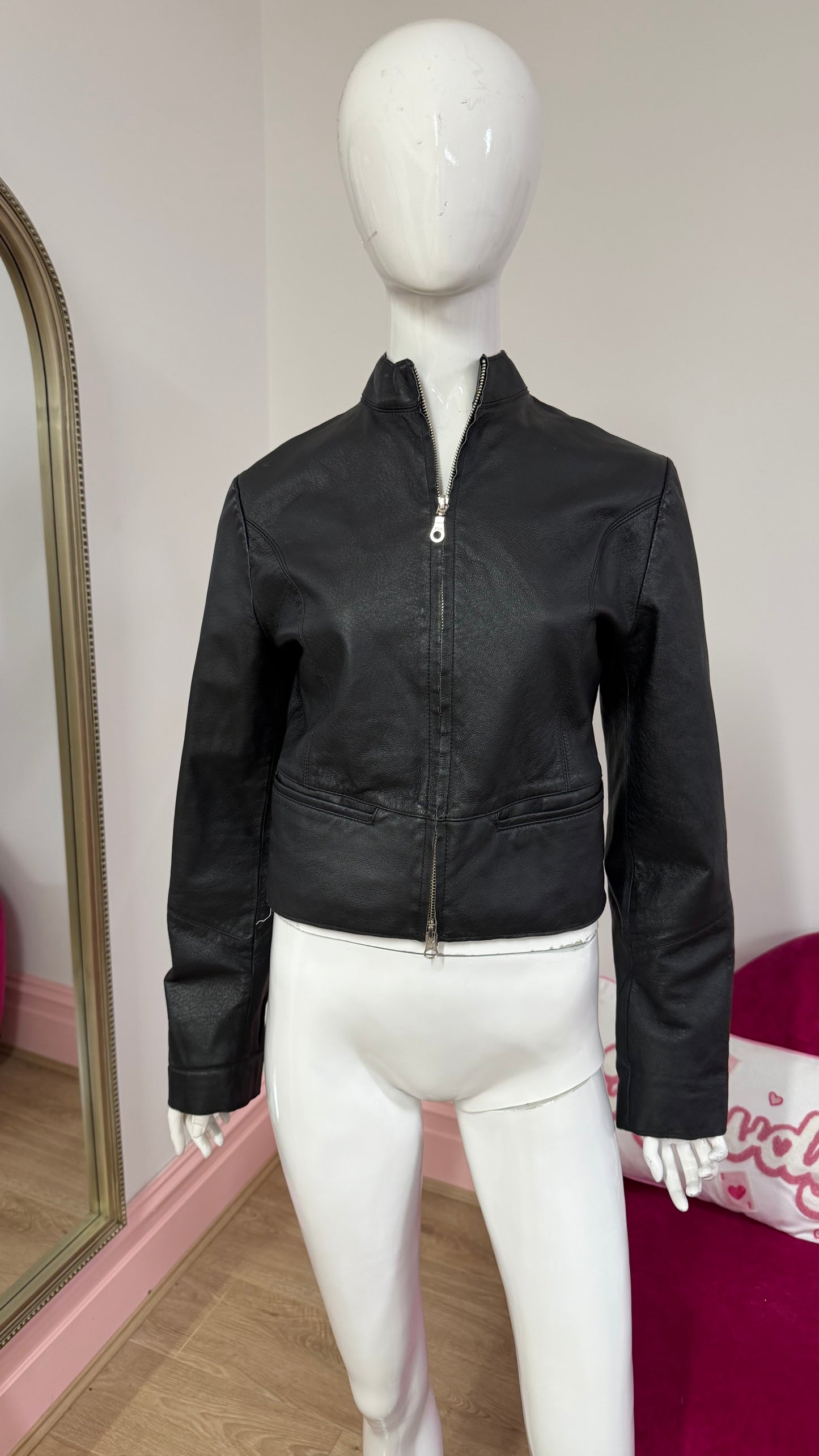 285 Black leather jacket