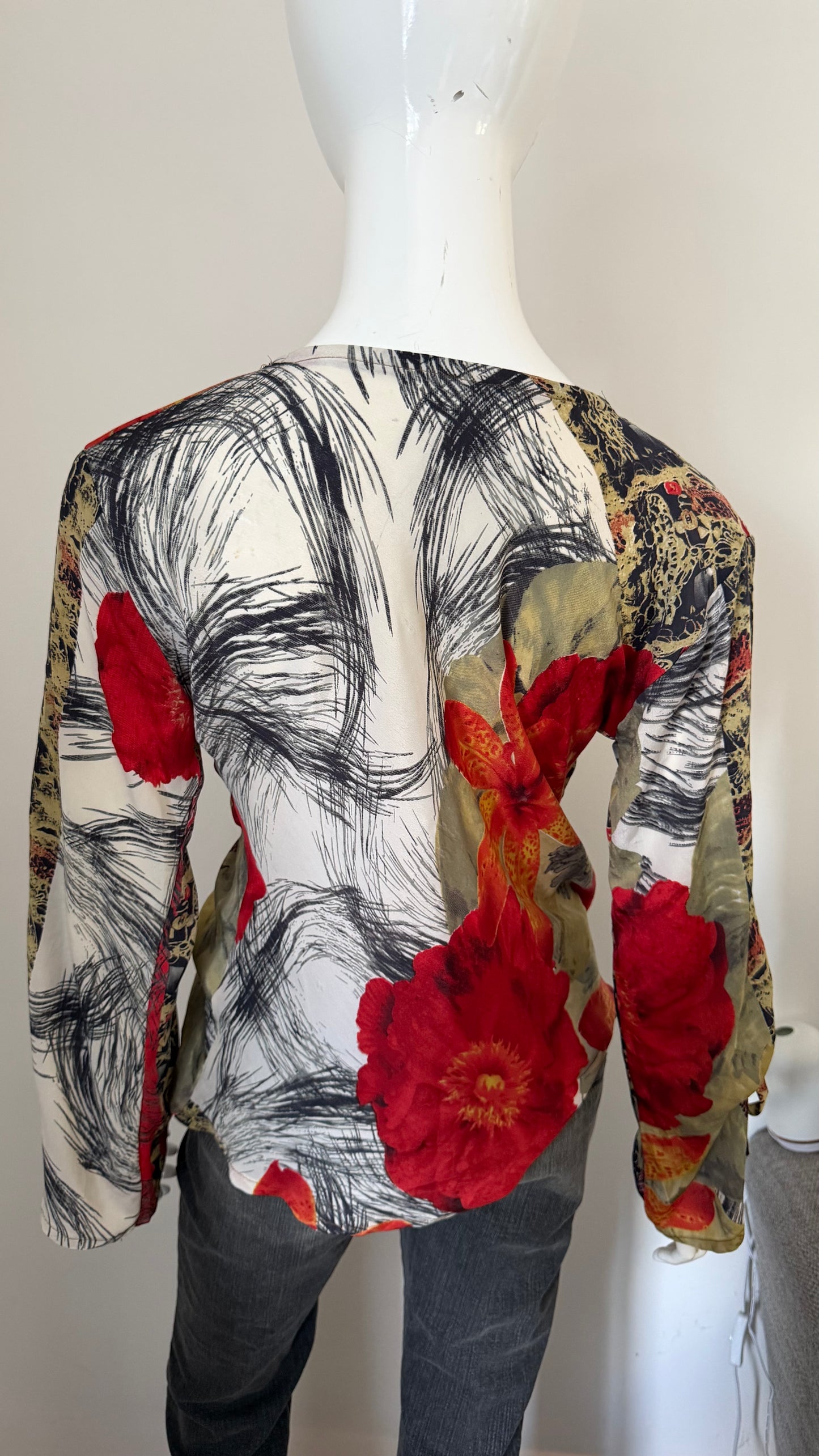31 Long sleeve floral top