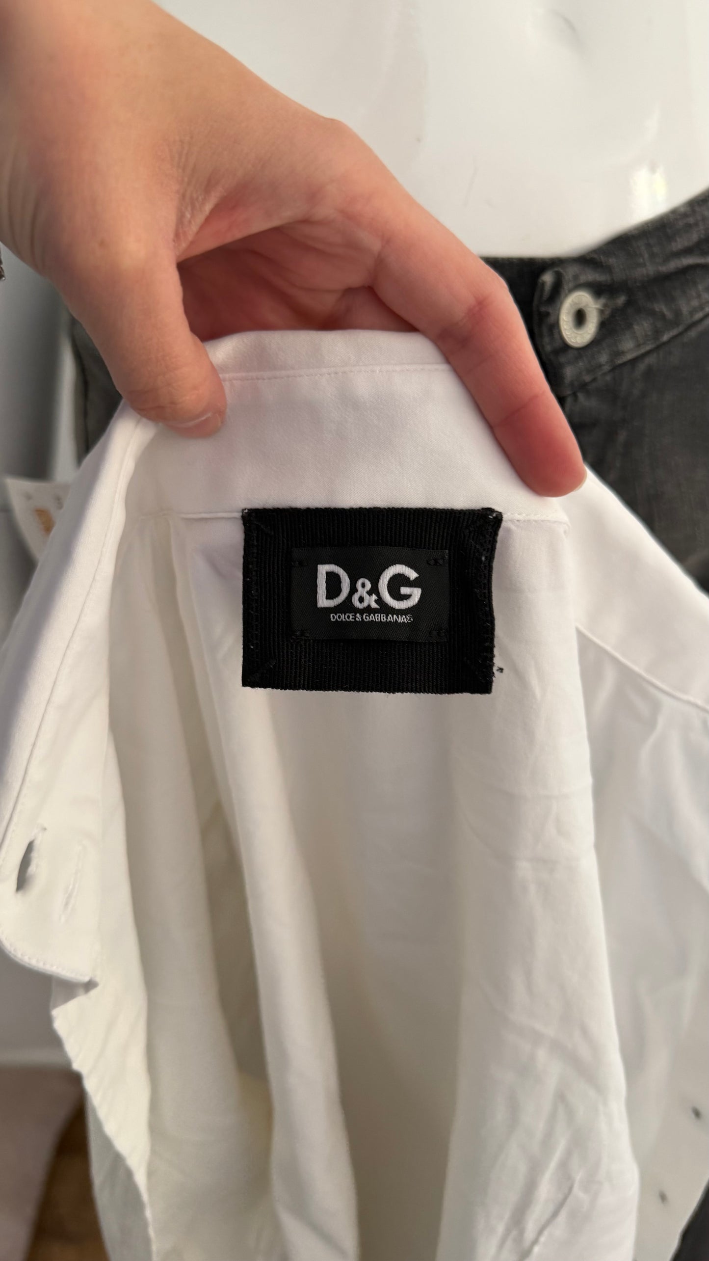 33 Dolce & Gabbana white shirt