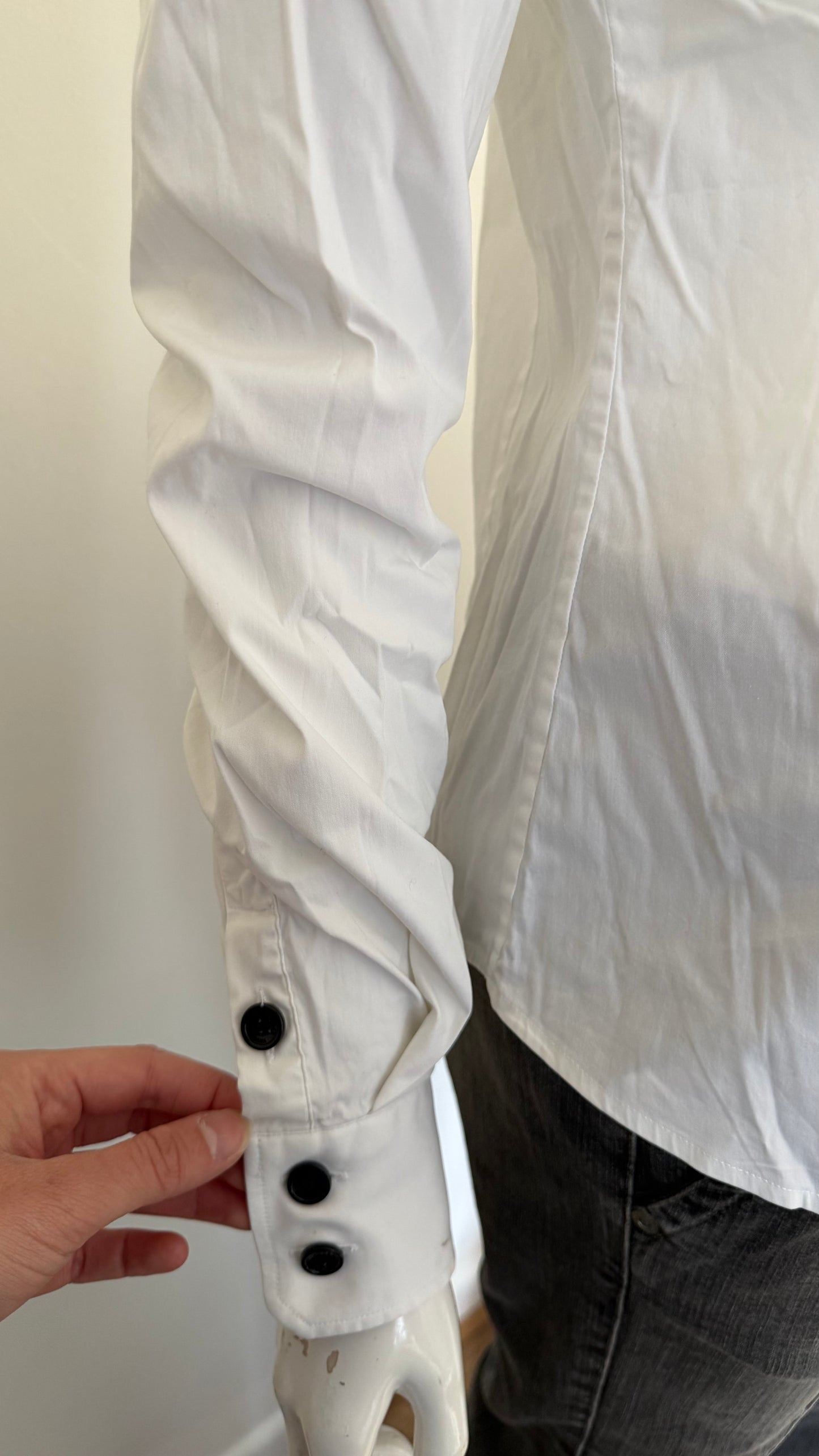 33 Dolce & Gabbana white shirt