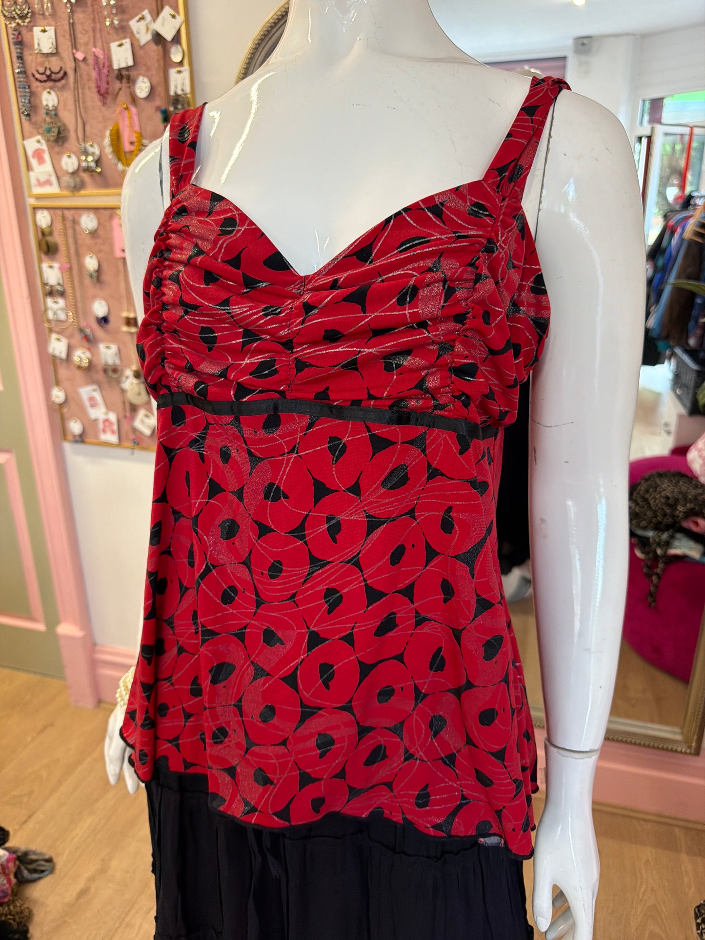 514 black and red top