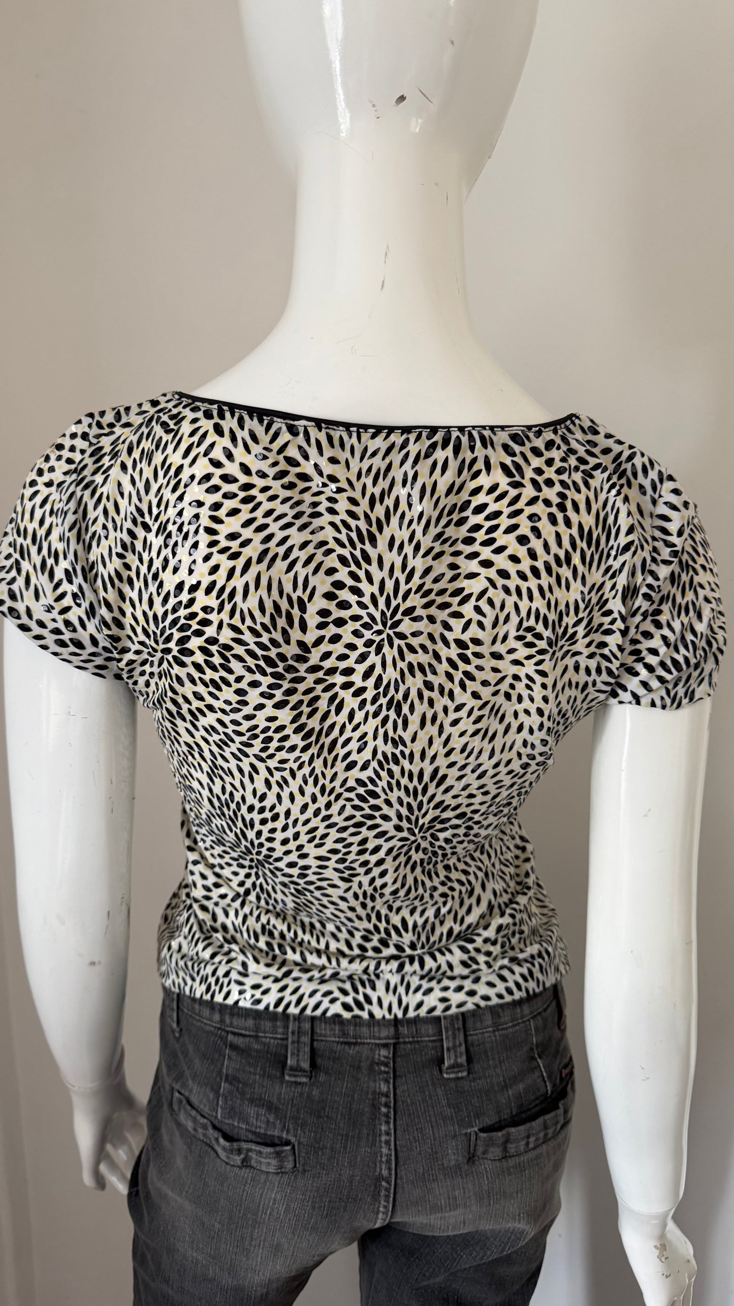 27 Black & White top