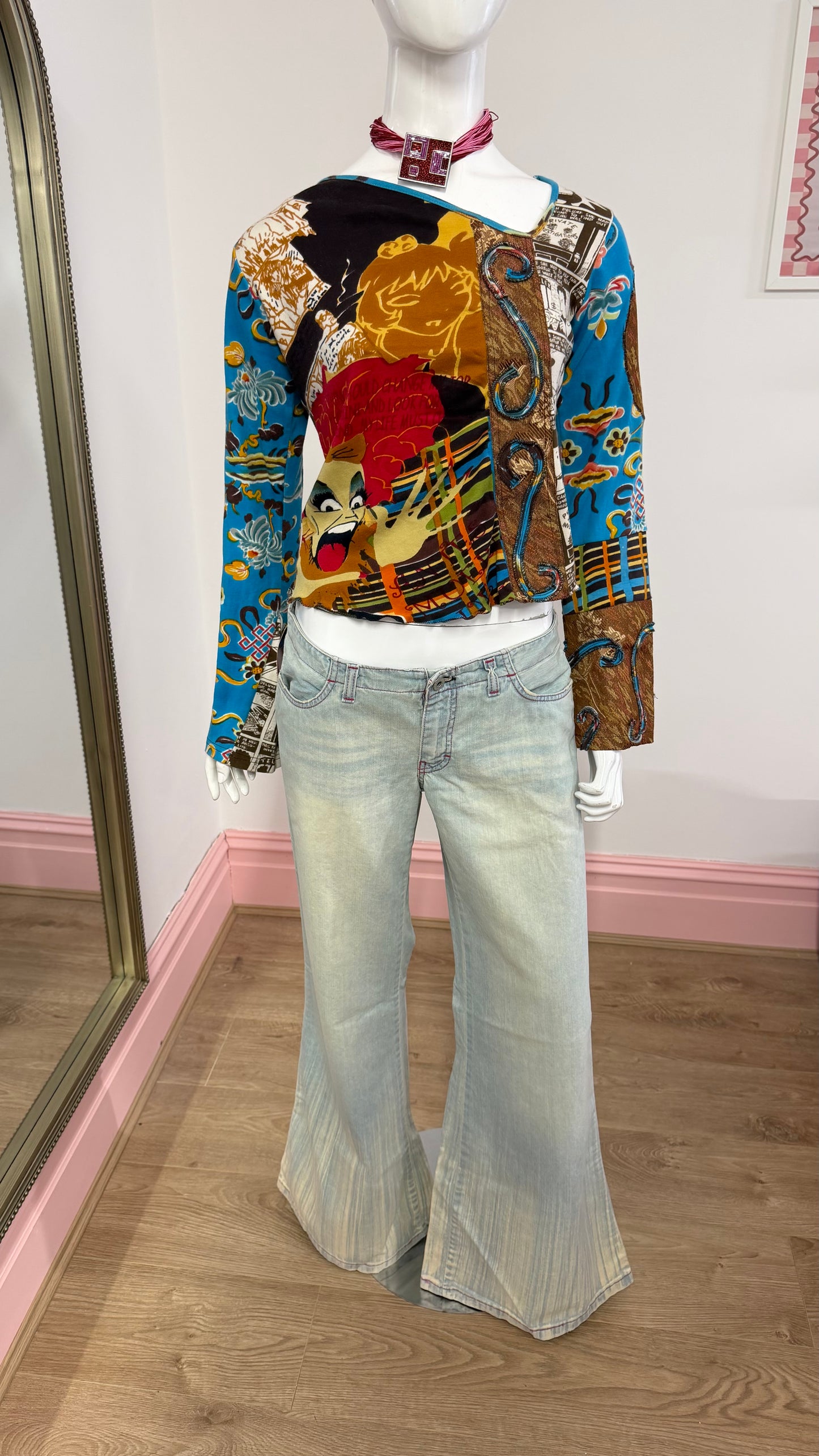 158 light wash flared jeans