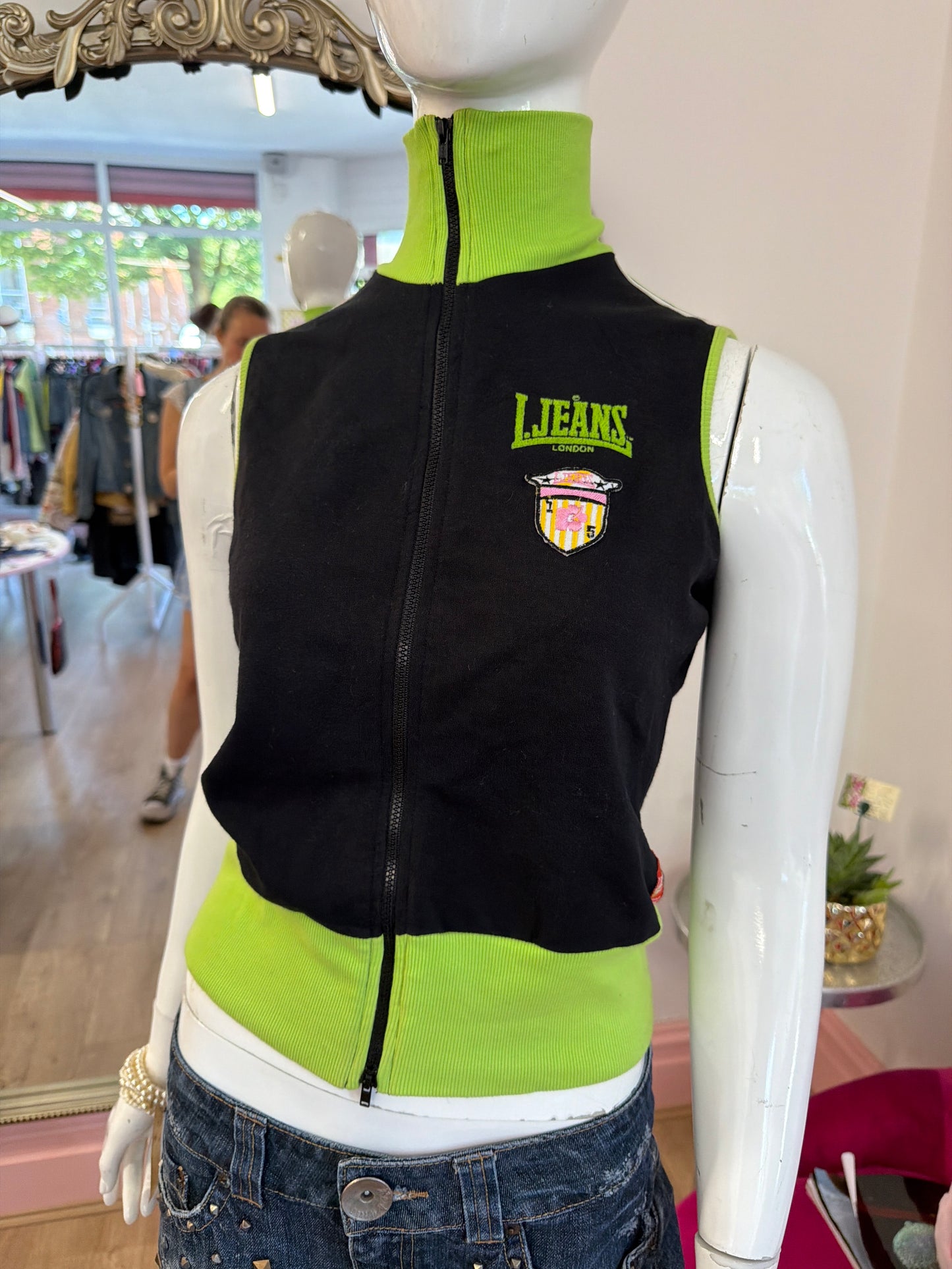 539 Lonsdale sleeveless zip up