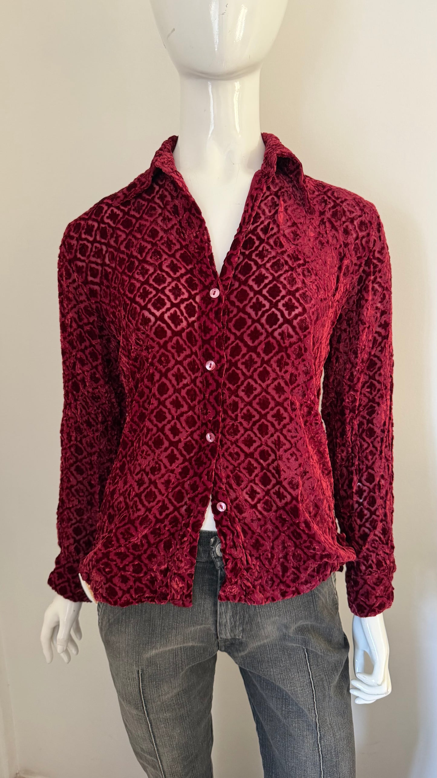 34 Red velvet shirt