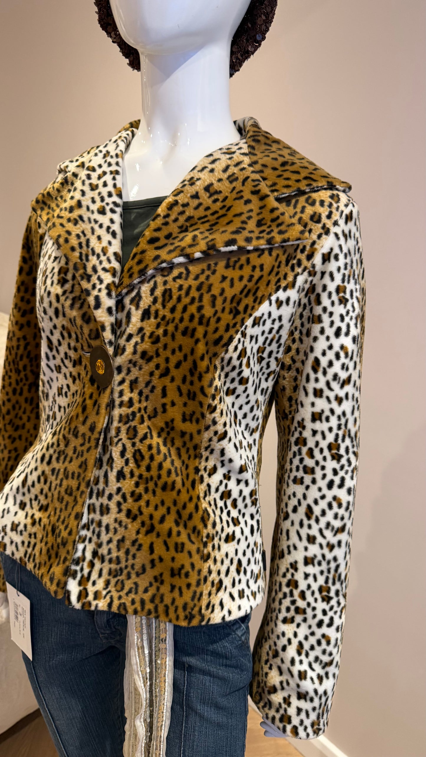 23 Leopard fur coat