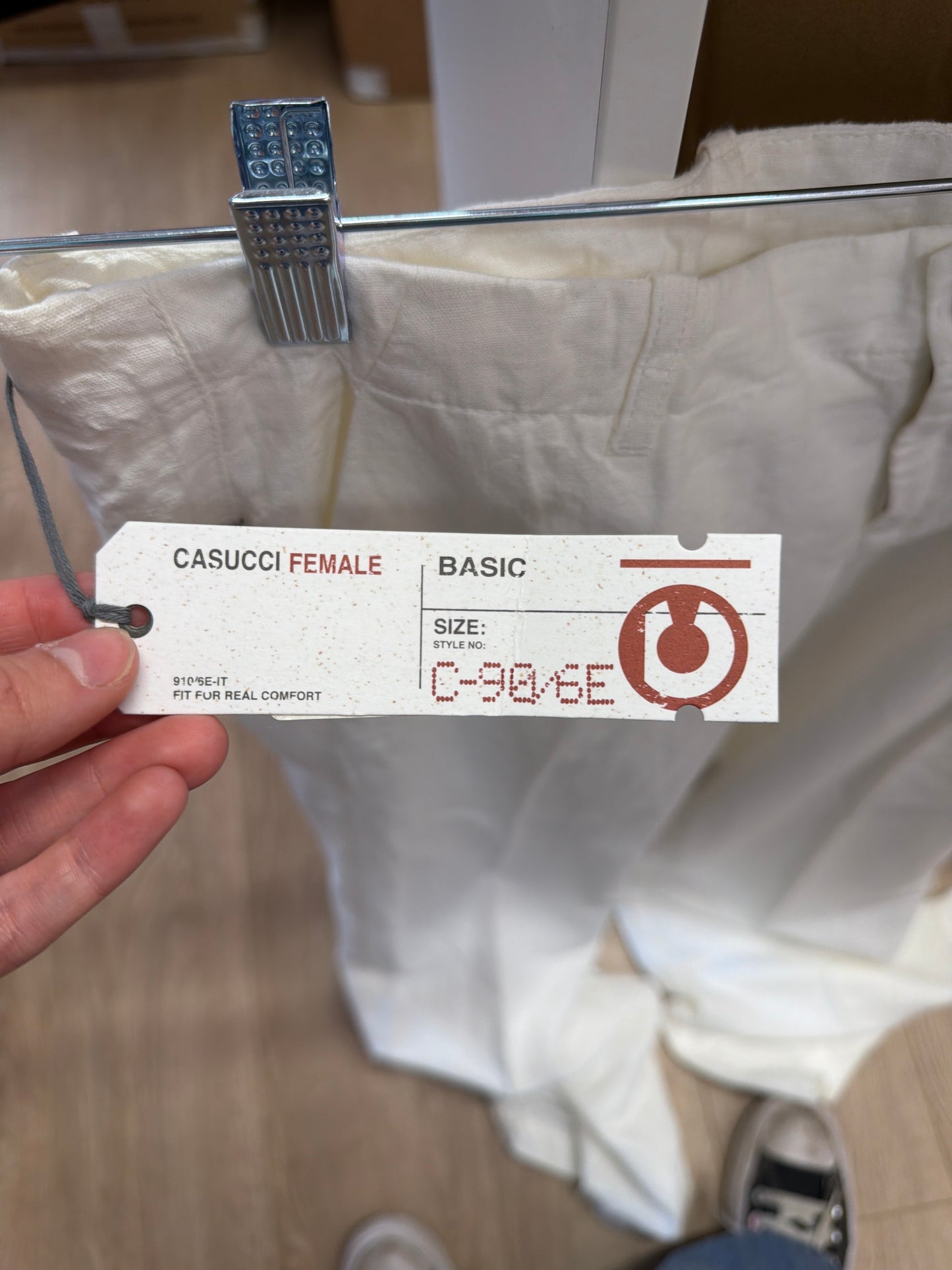 152 white linen trousers