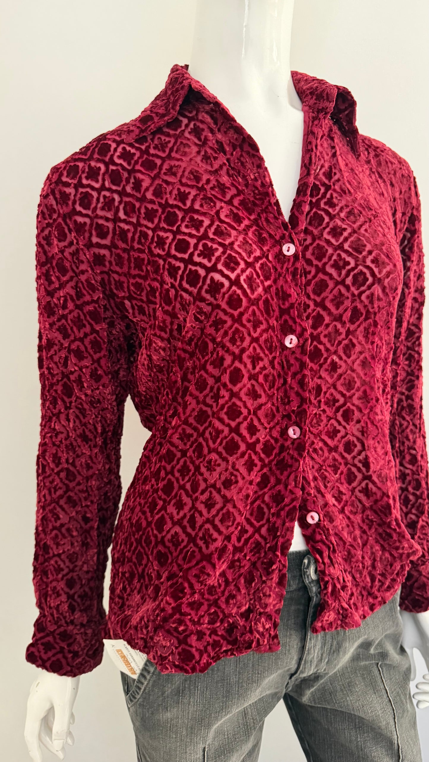 34 Red velvet shirt