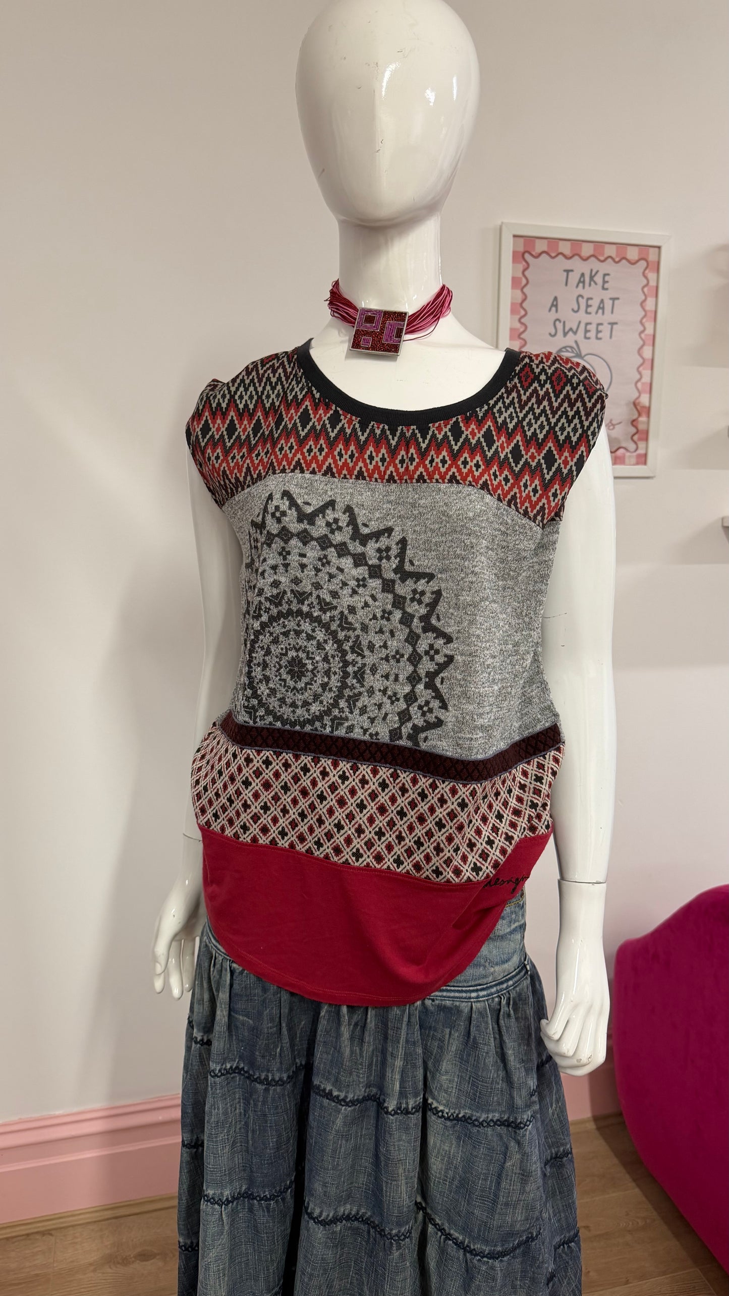 122 Patterned top