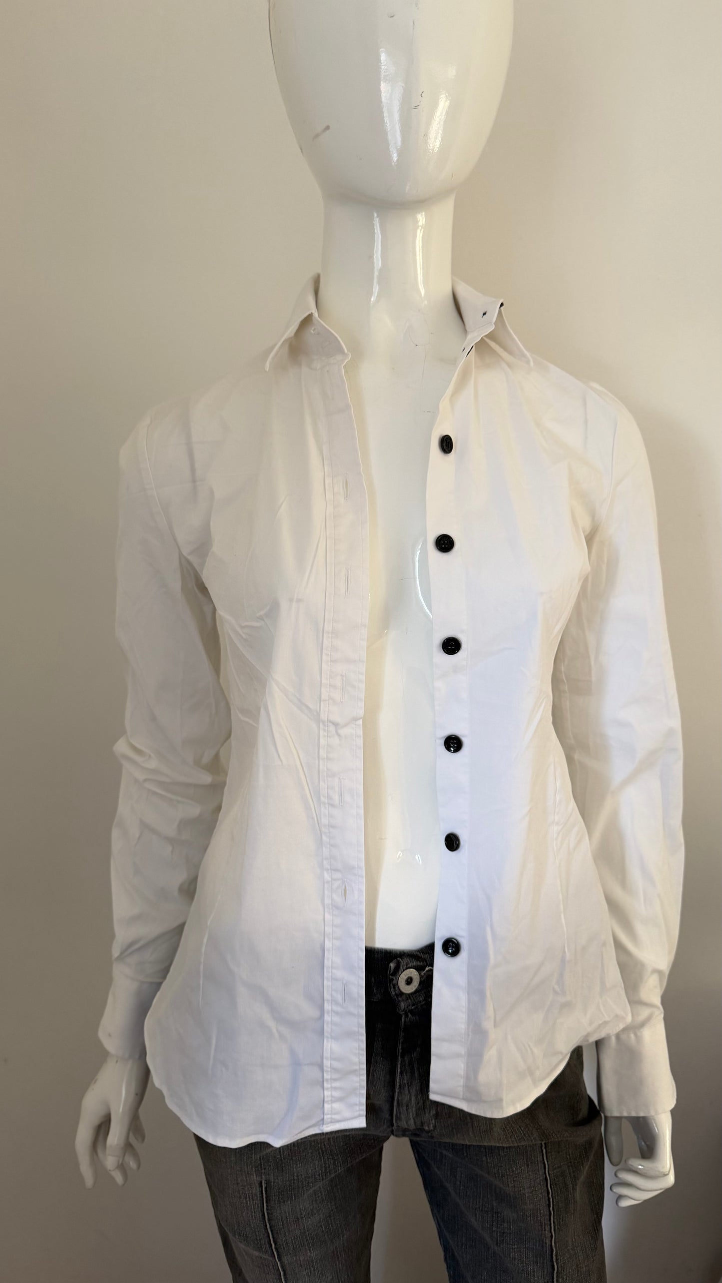 33 Dolce & Gabbana white shirt