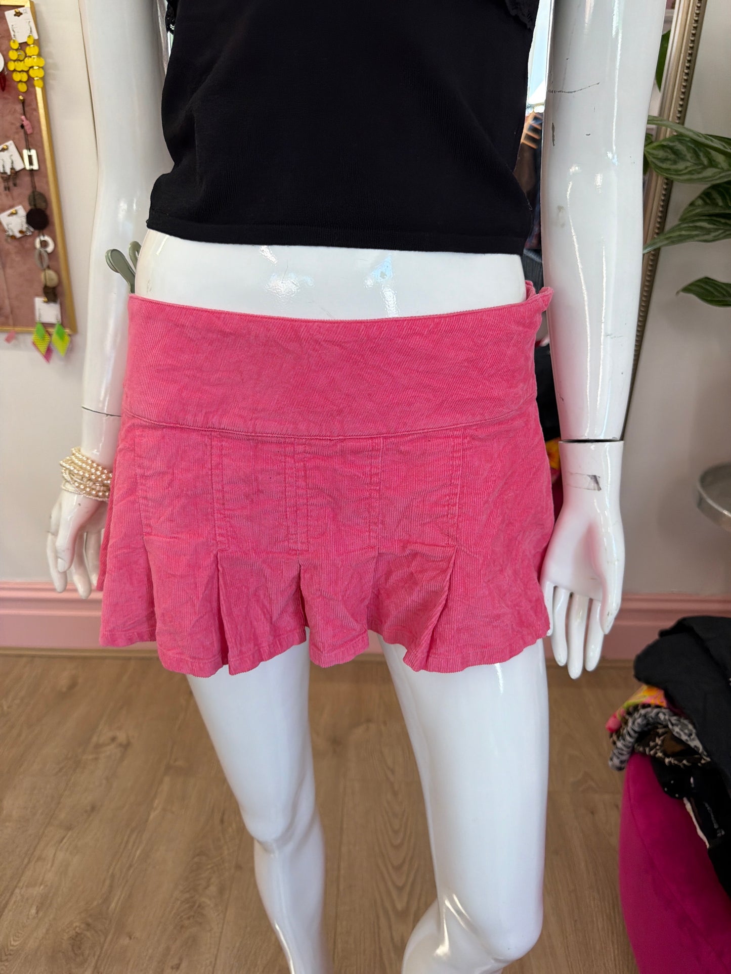 527 Pink corduroy mini skirt