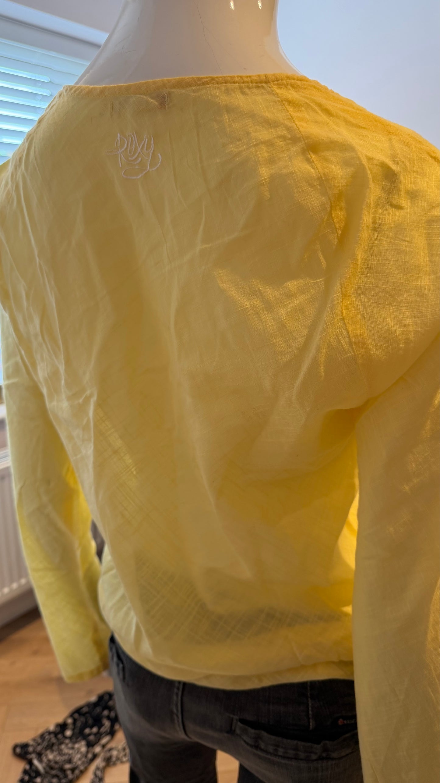 18 Roxy yellow top