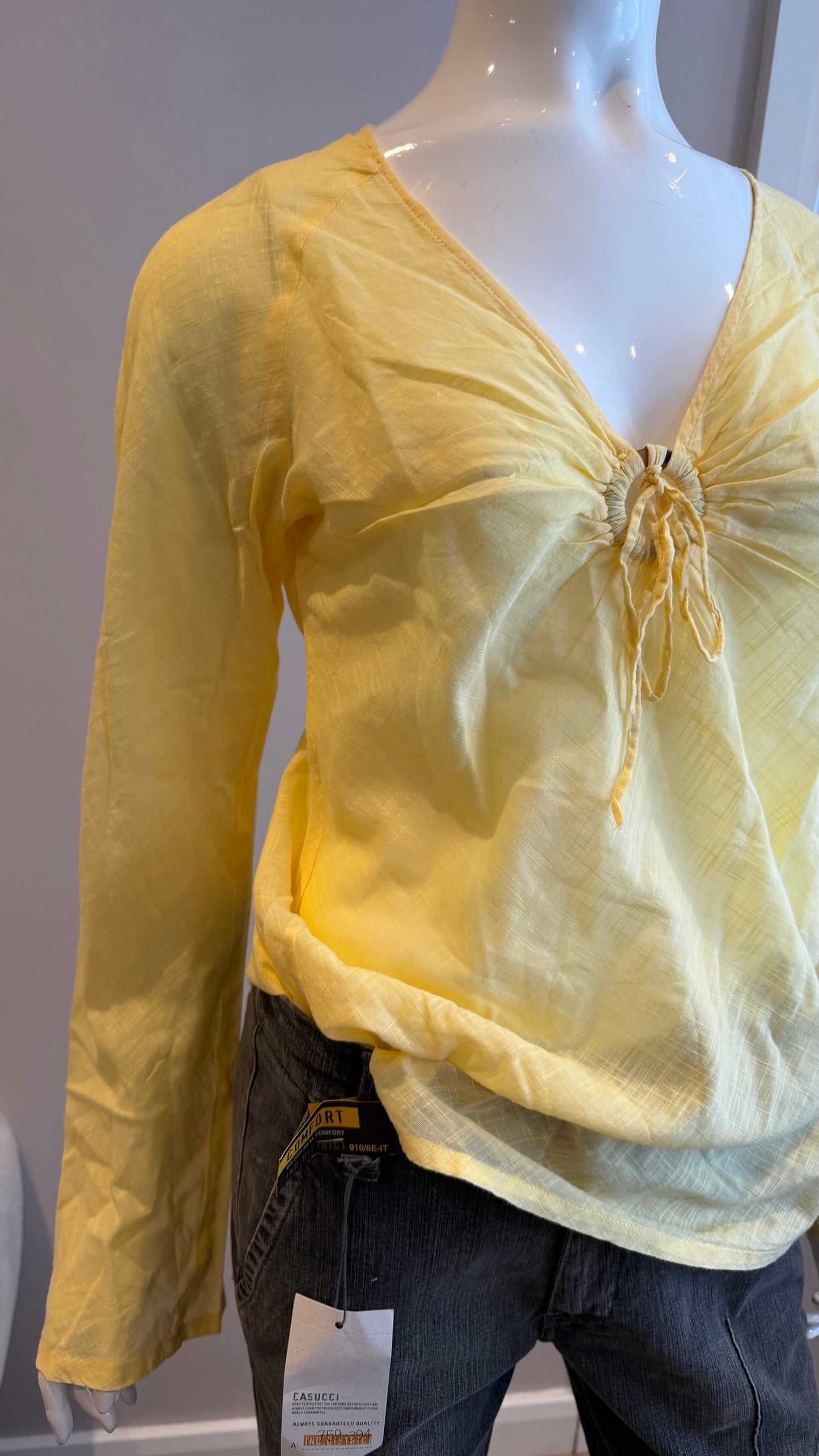 18 Roxy yellow top