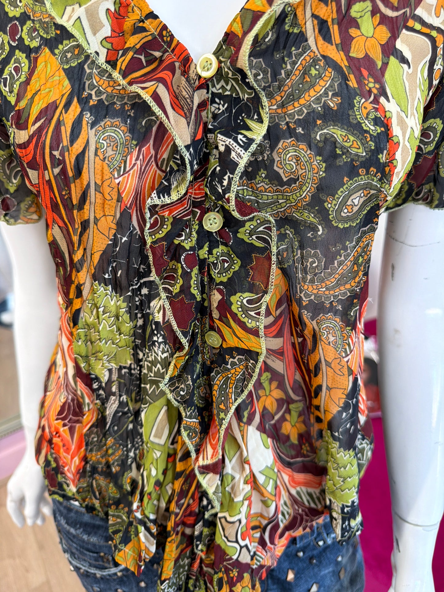 566 colourful shirt