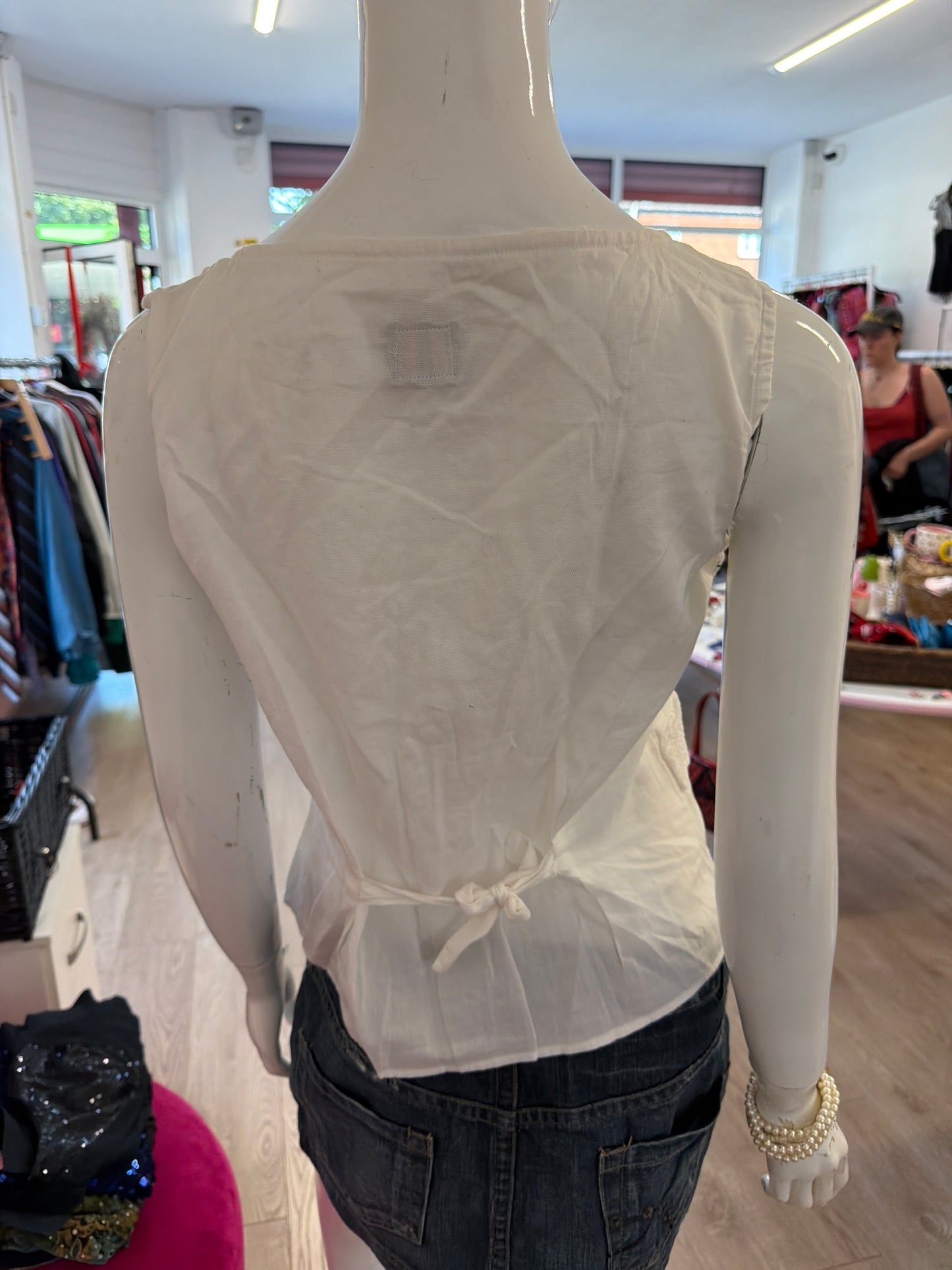 547 White ditsy floral top