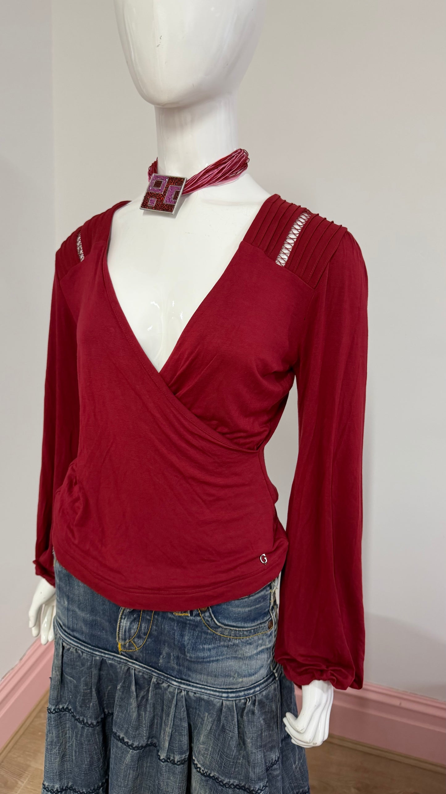 108 Red guess top