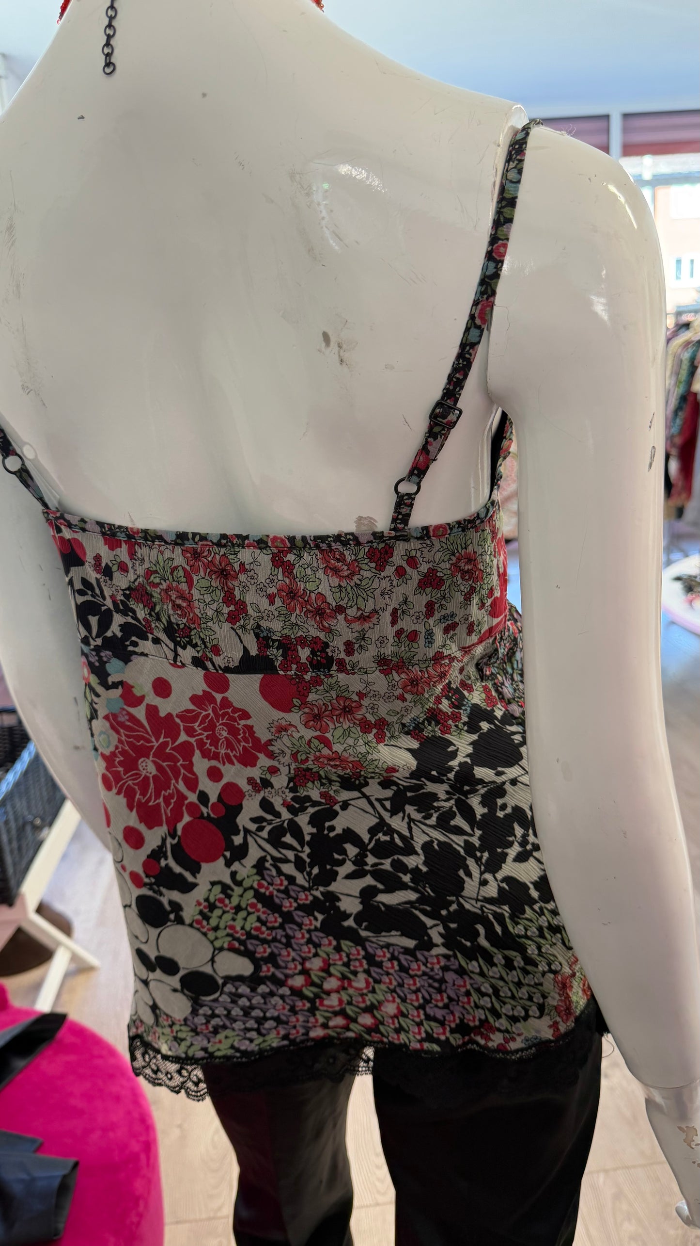 375 Floral top with side zip