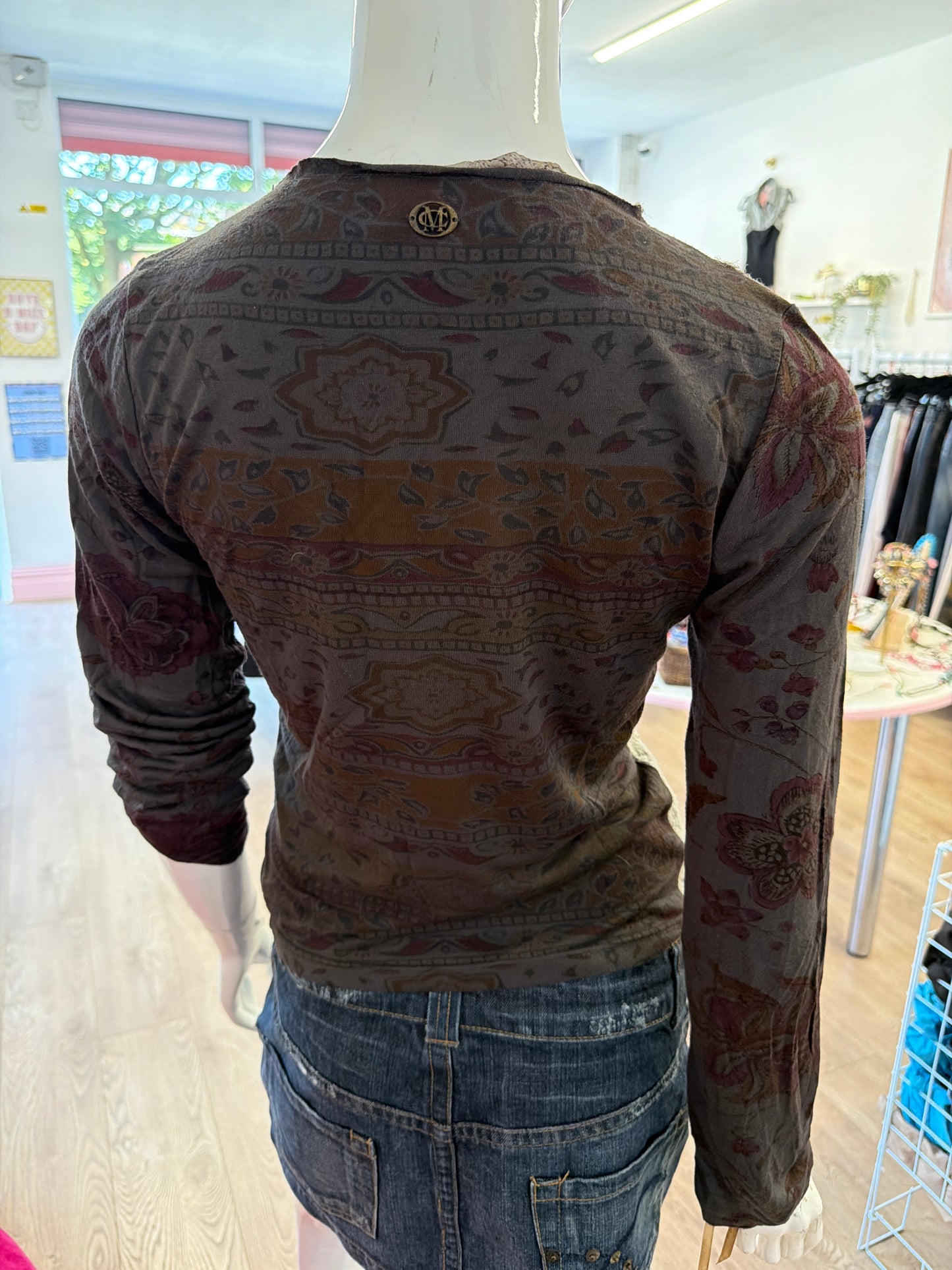 562 Marlboro long sleeve knit top