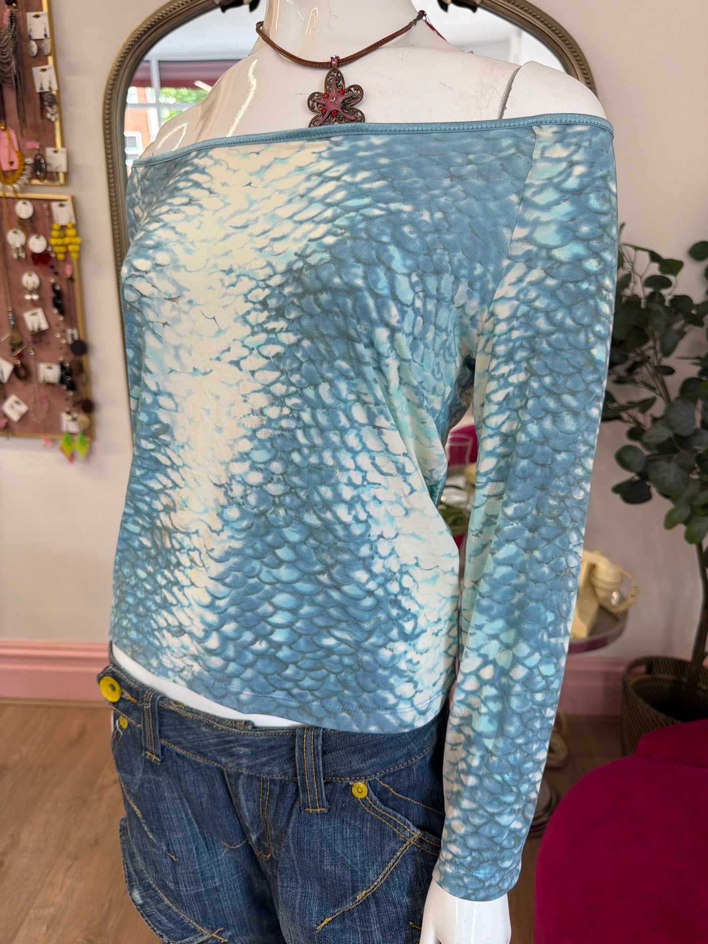 482 Blue snakeskin top