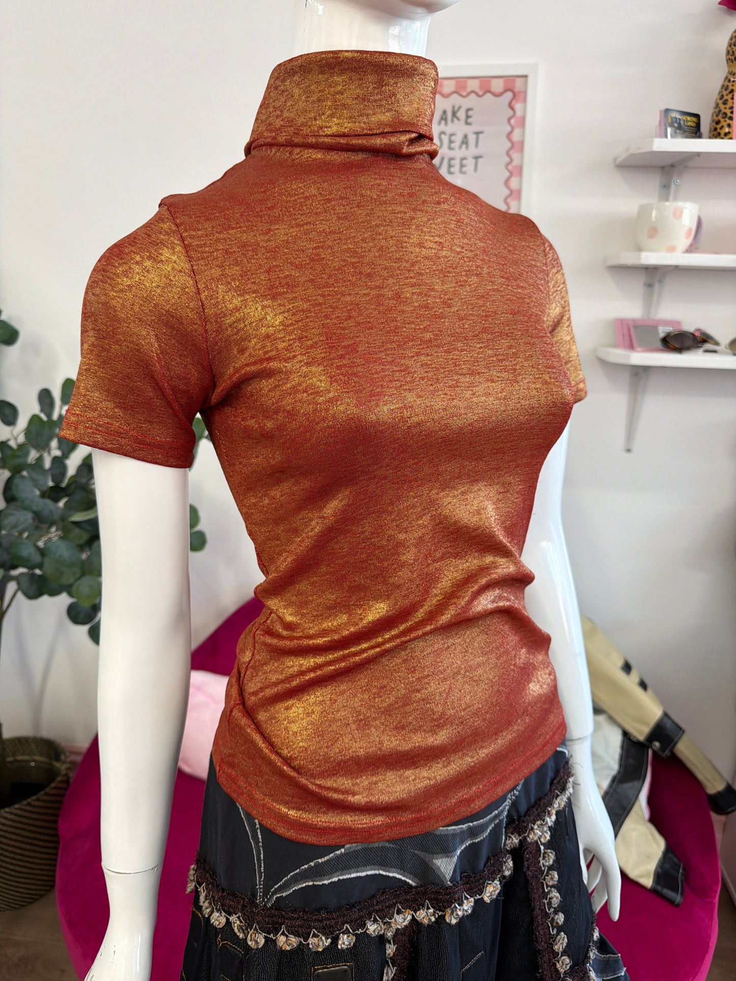 435 Short sleeve metallic turtle neck top