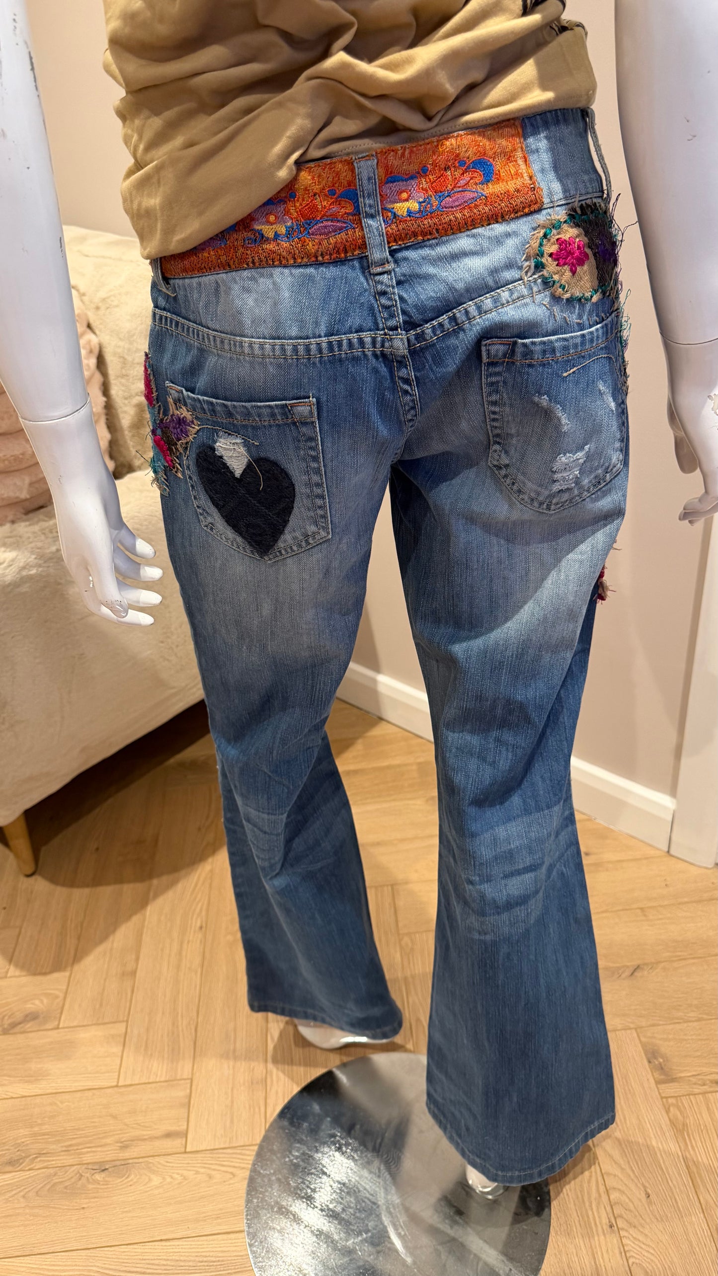 14 Desigual jeans