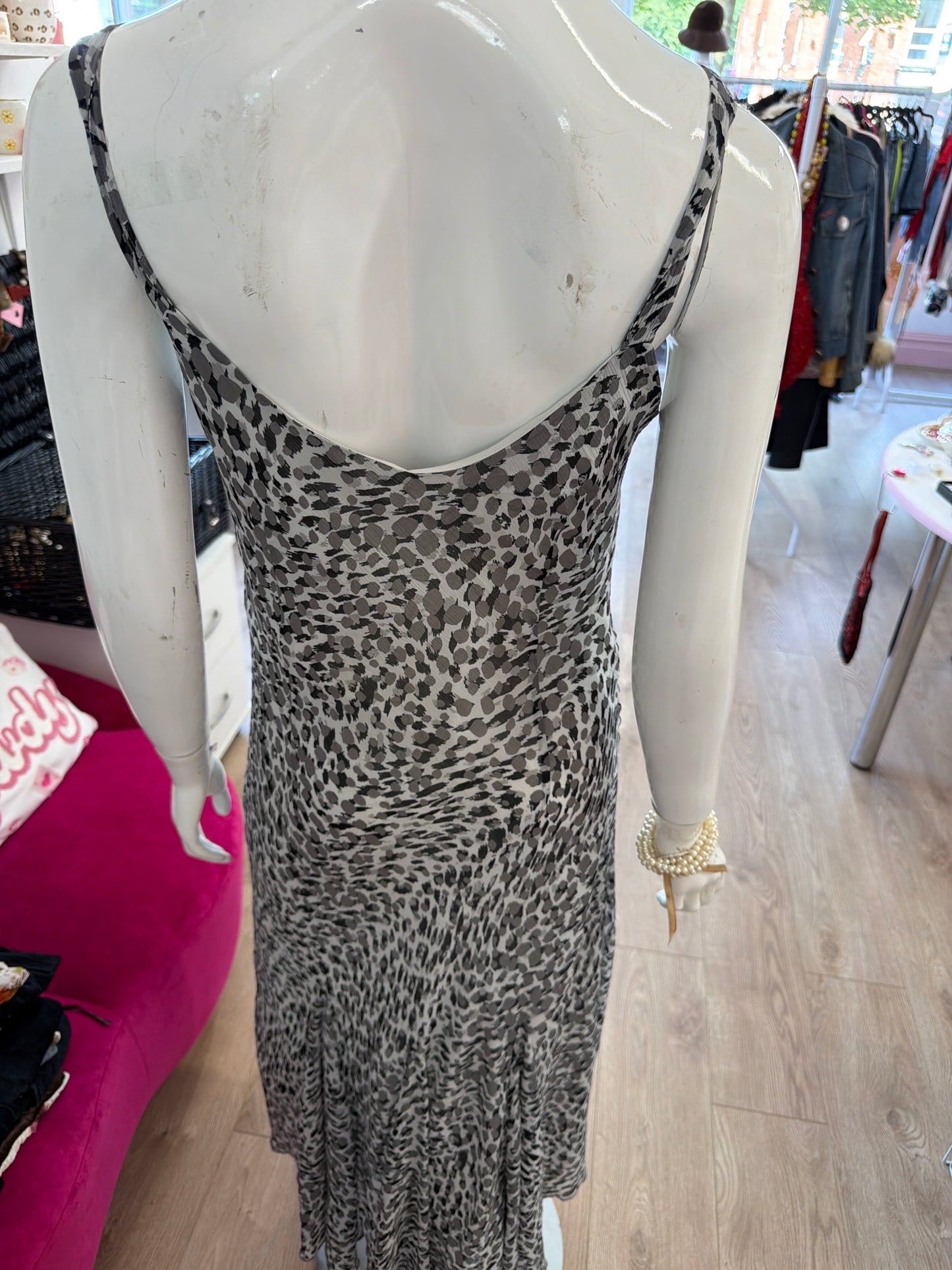 517 Grey leopard print dress
