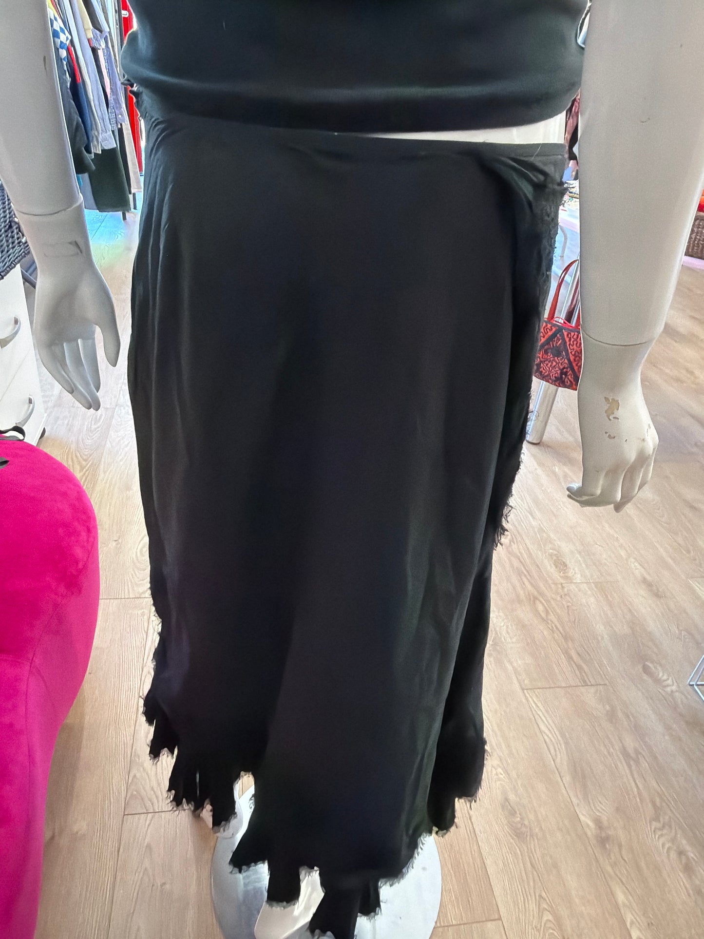 448 Black detailed skirt
