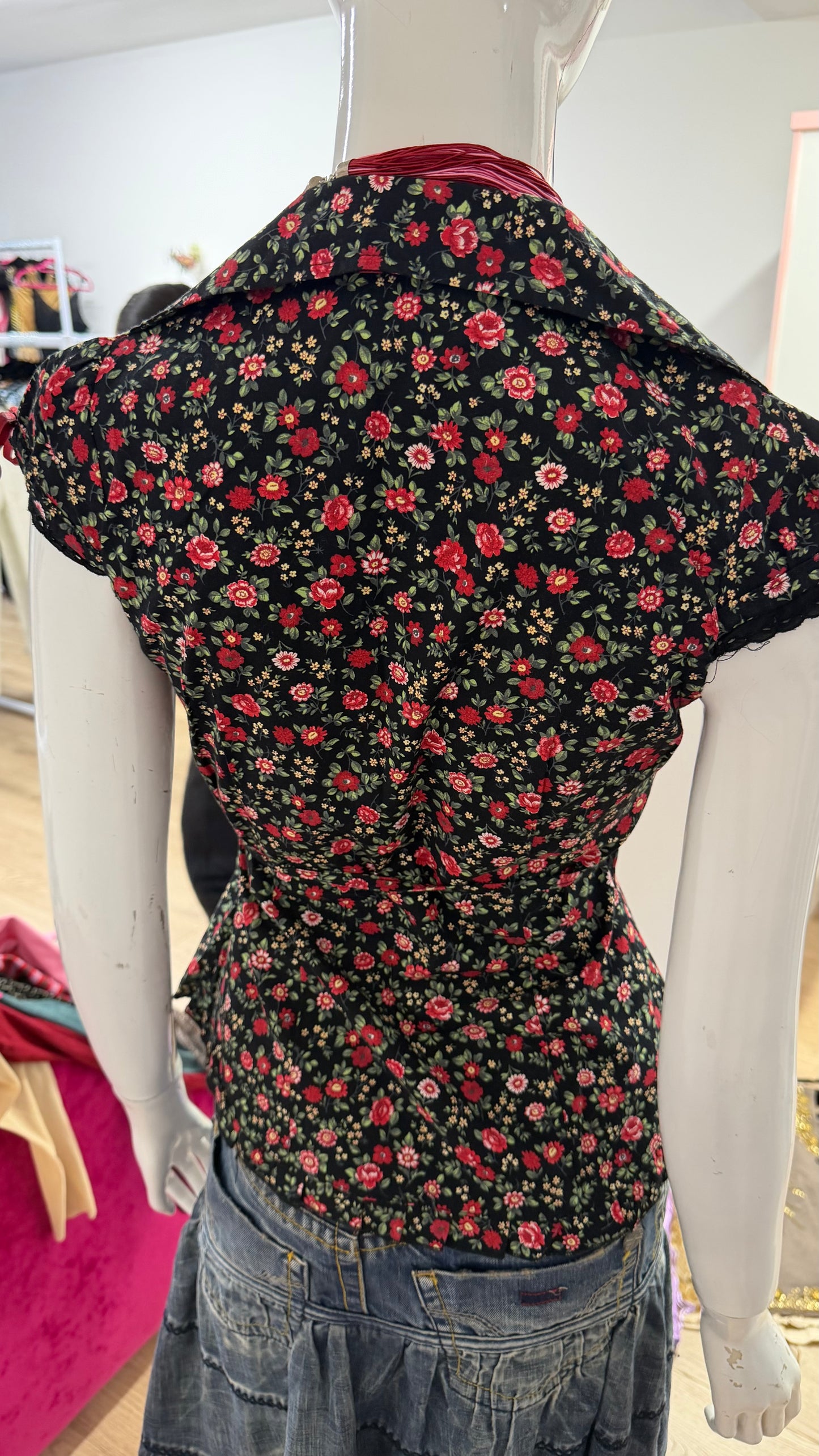 96 Floral wrap top