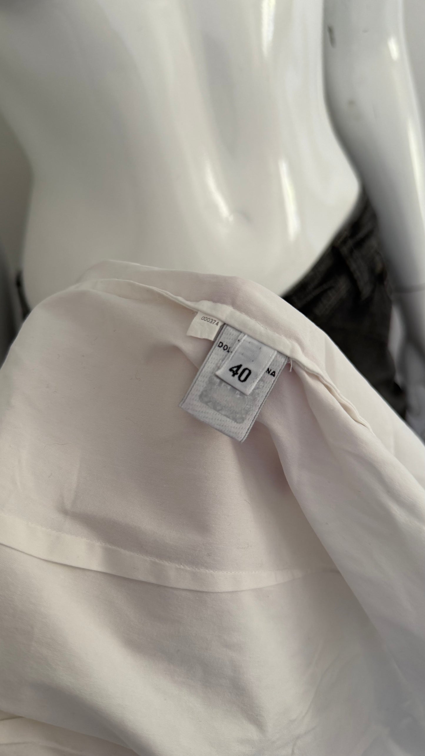 33 Dolce & Gabbana white shirt