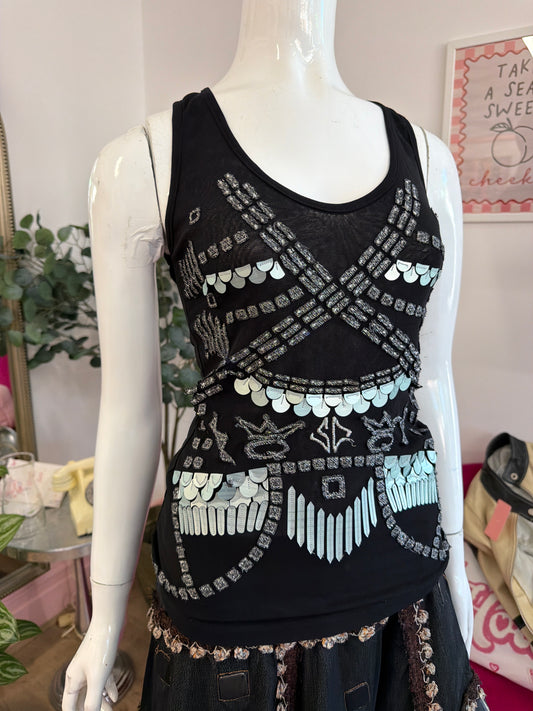 439 Save The Queen tank top
