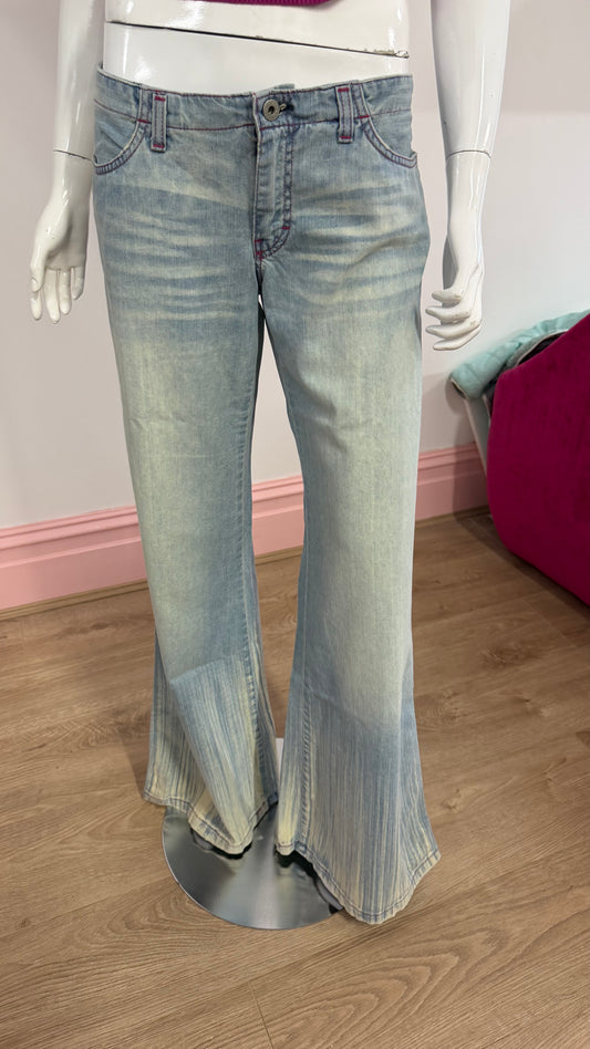 185 light wash flared jeans