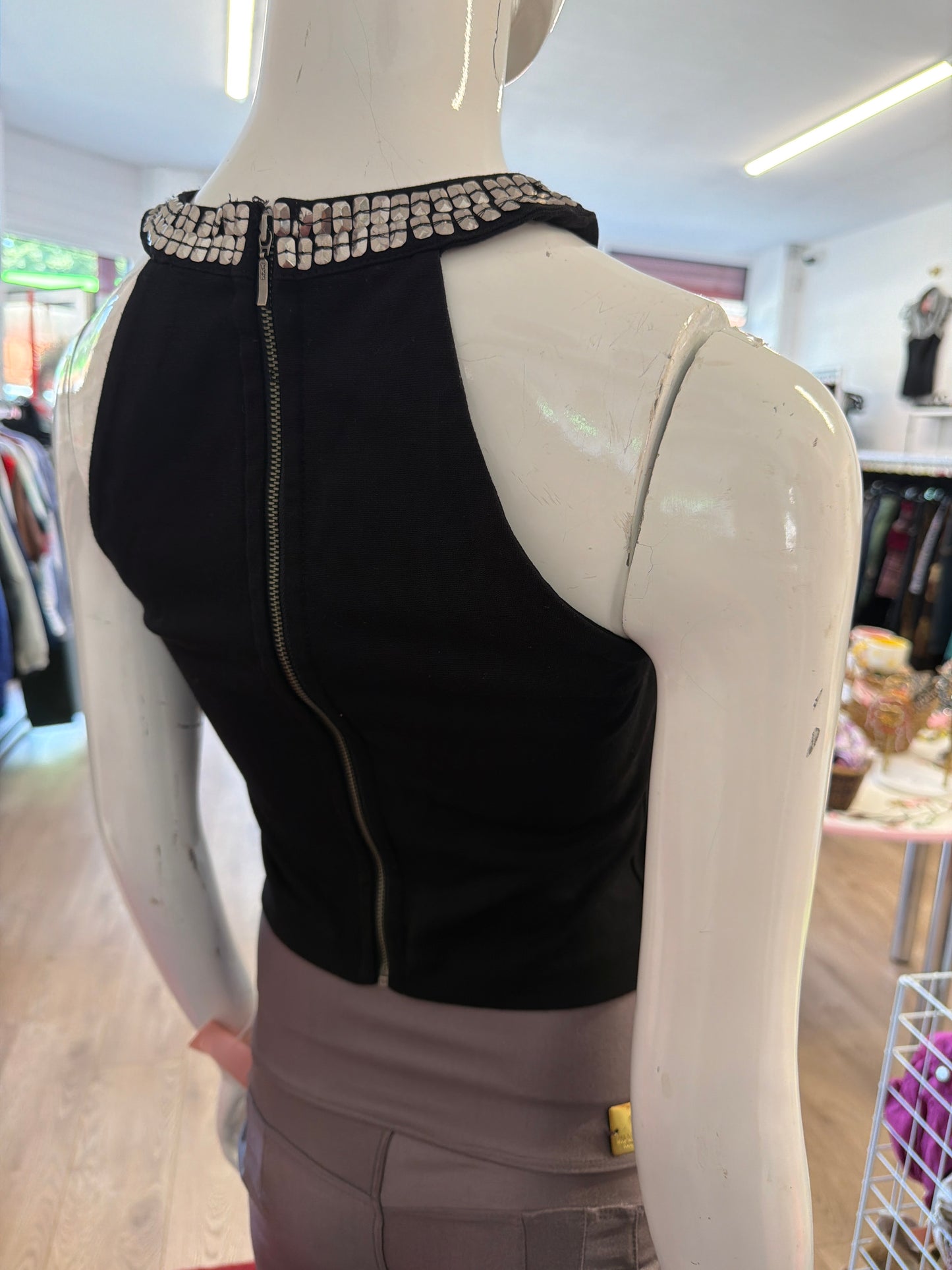 622 Guess top size Small
